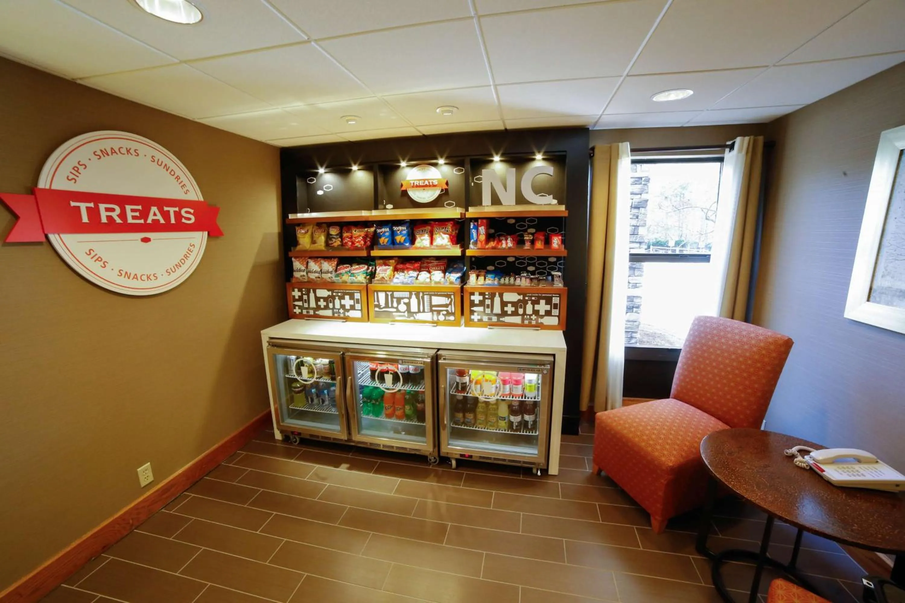 Restaurant/places to eat in Hampton Inn Franklin, NC