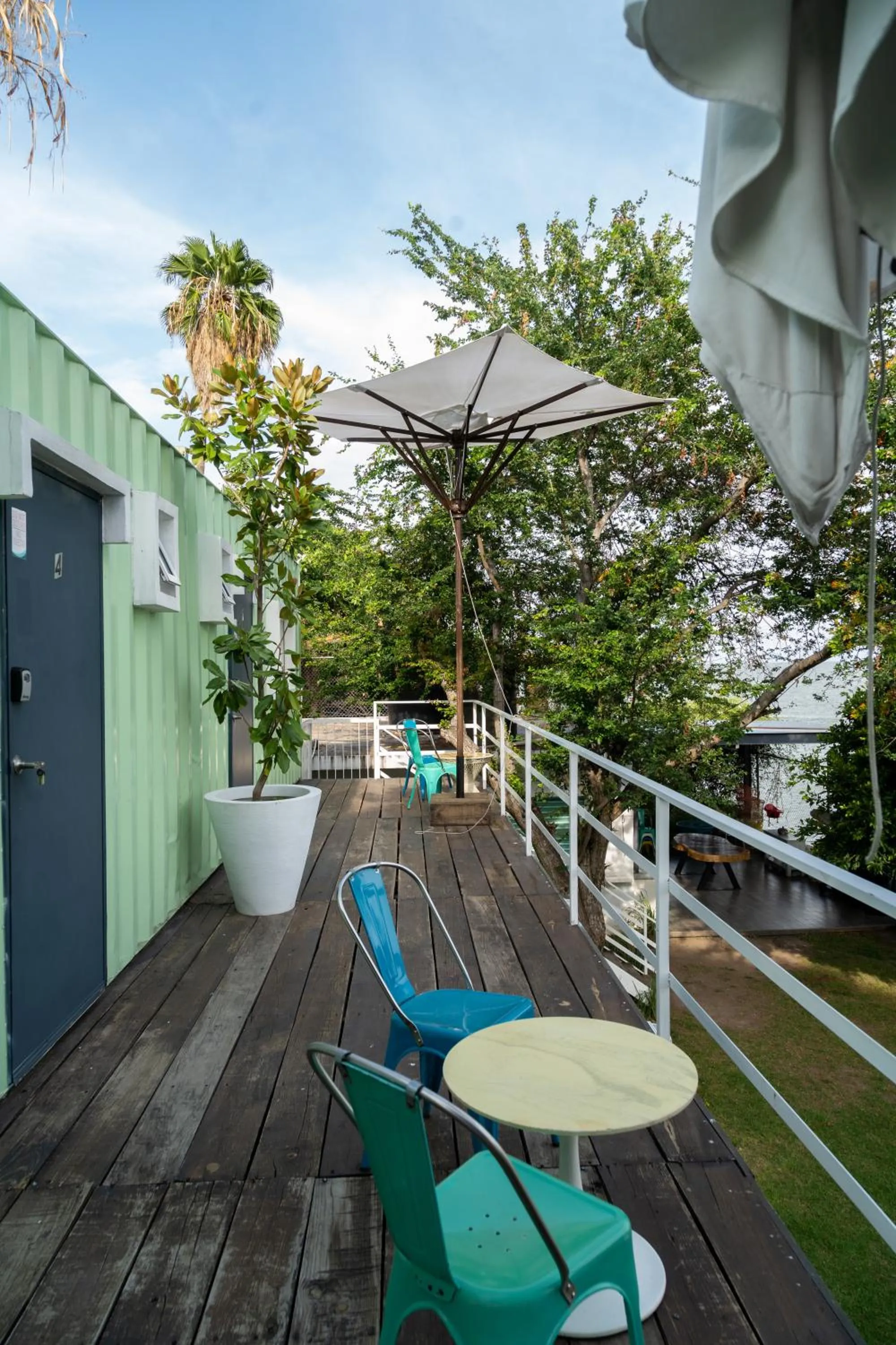 Balcony/Terrace in H CASE