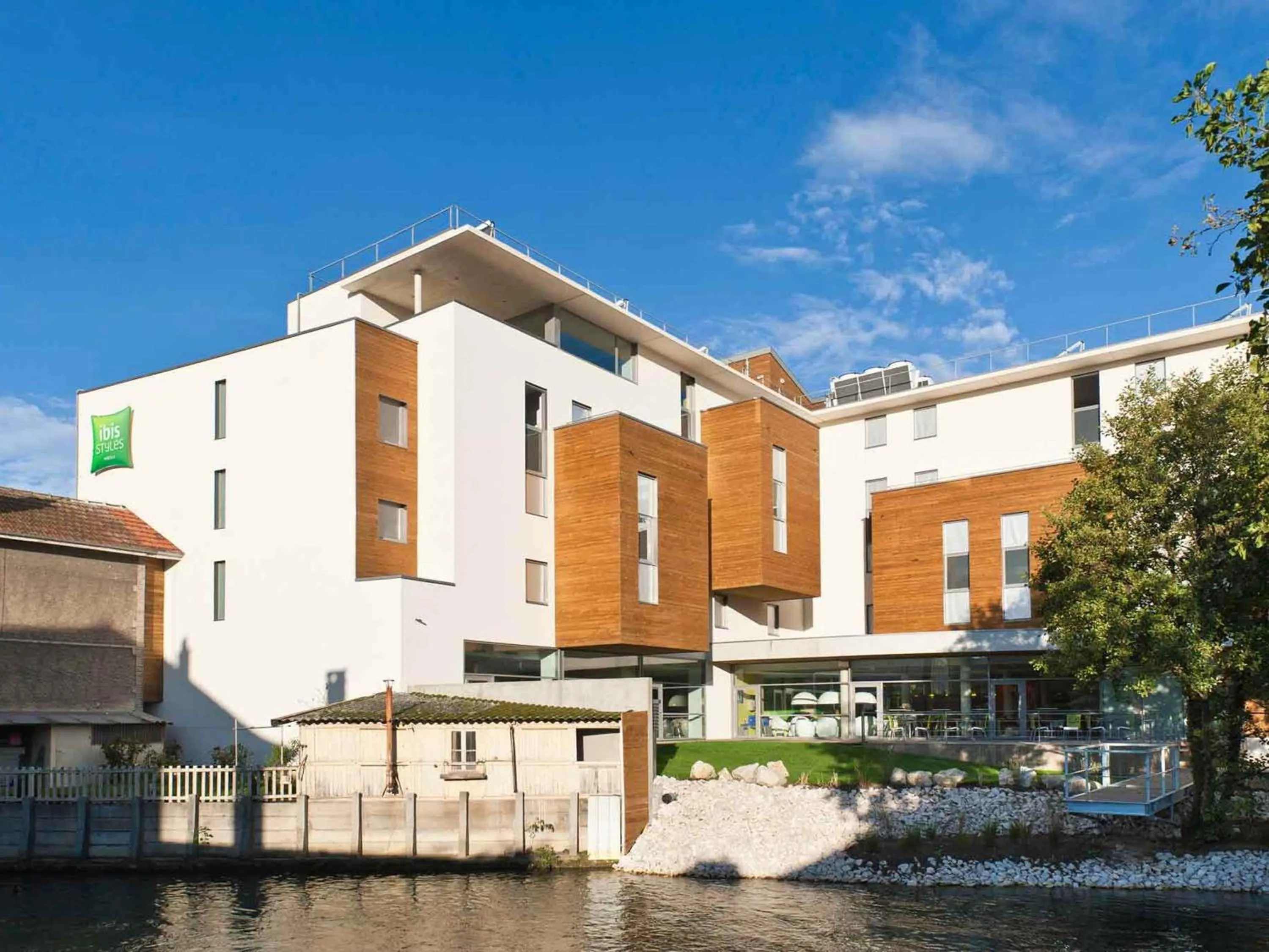 Property building in ibis Styles Troyes Centre