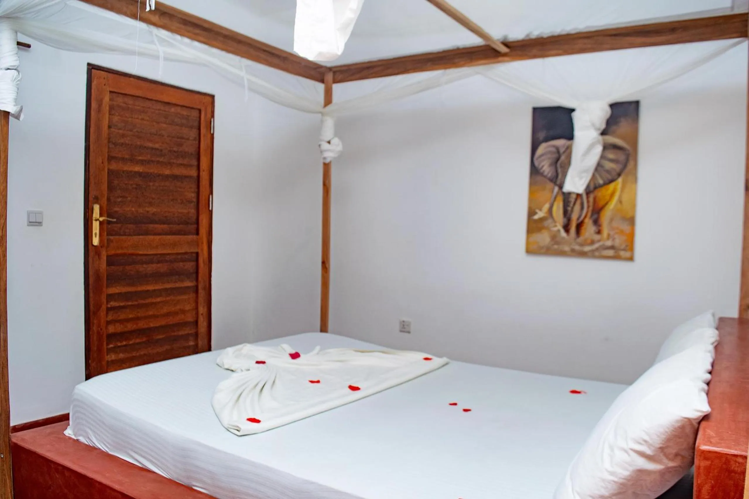 Bedroom, Bed in Shamba Village