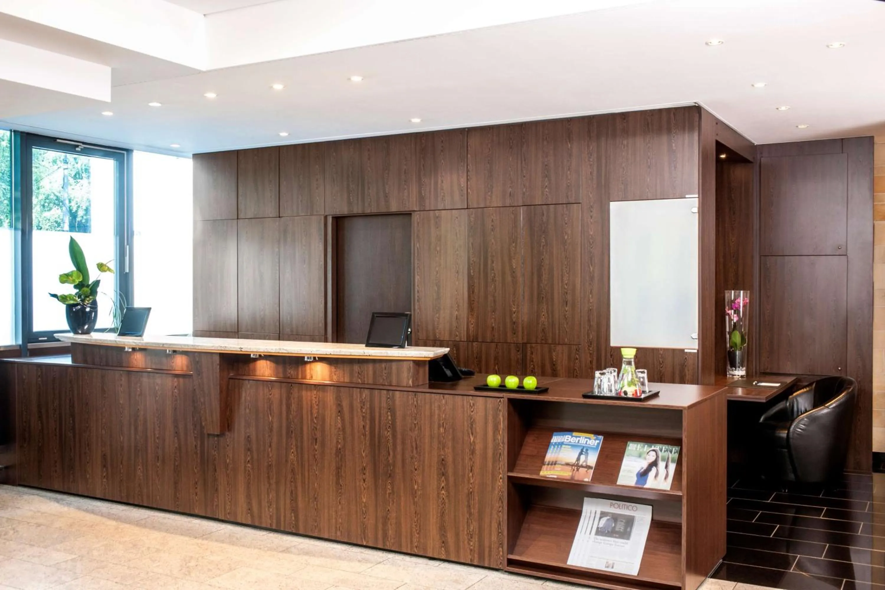 Lobby or reception in NH Berlin City Ost