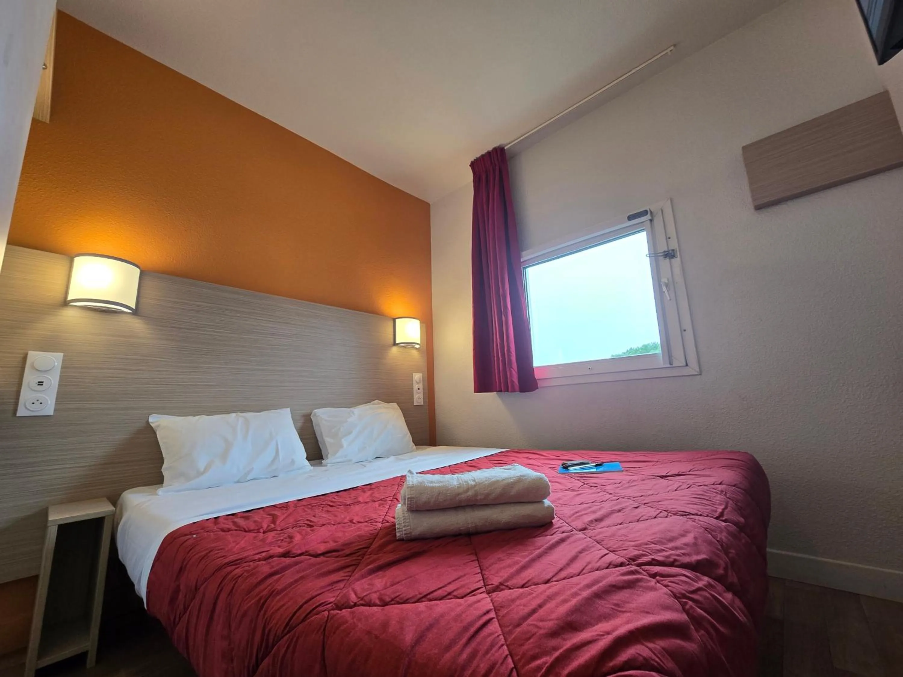 Bed in Premiere Classe Evry Sud - Mennecy