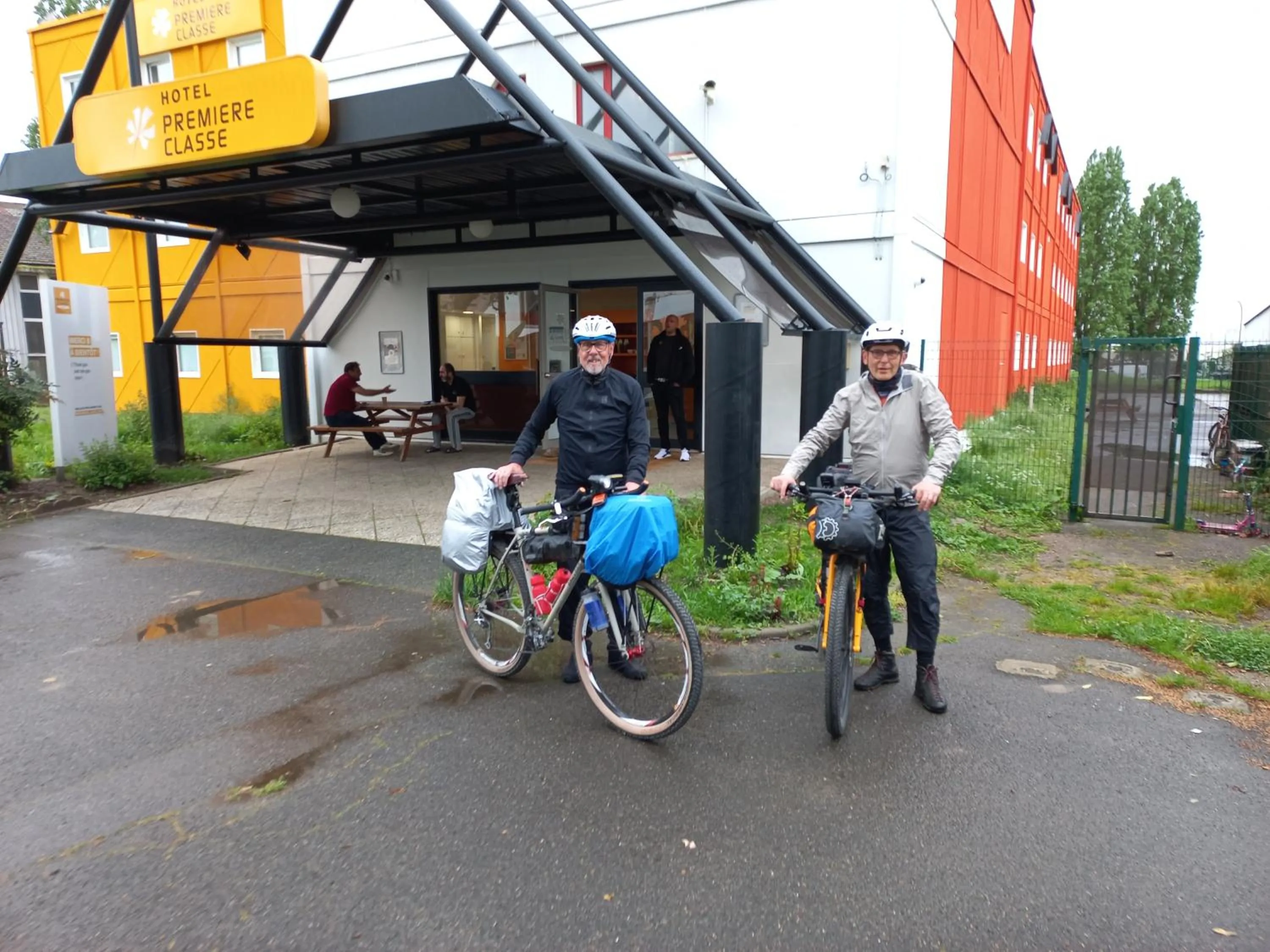 People in Premiere Classe Evry Sud - Mennecy