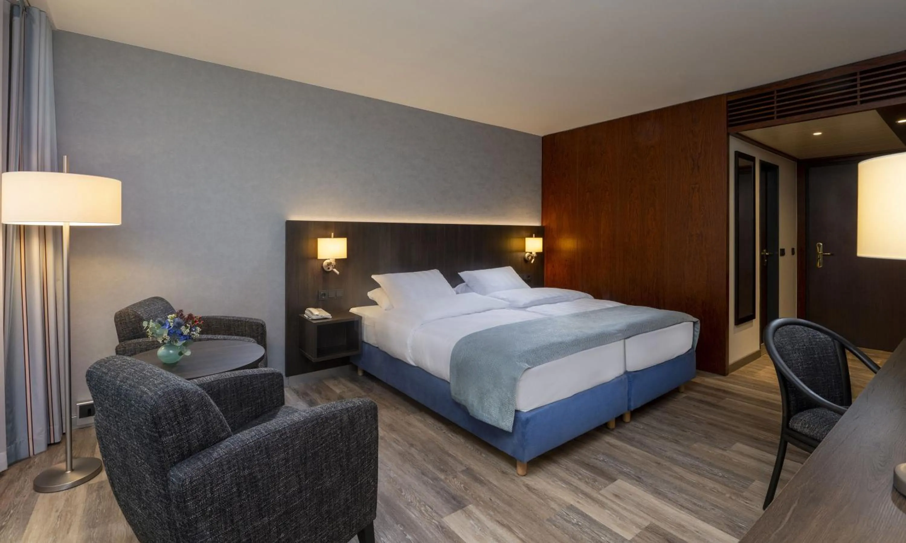 Bedroom, Bed in Maritim Hotel Bremen