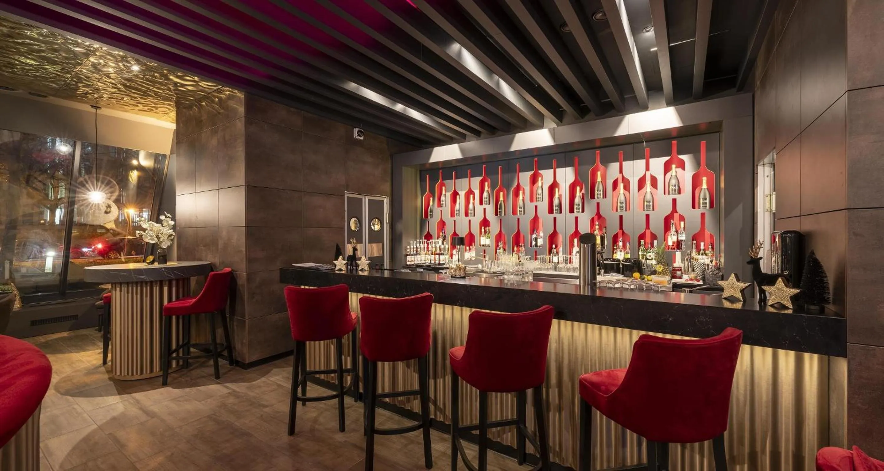 Lounge or bar in Best Western Plus Plaza Hotel Darmstadt