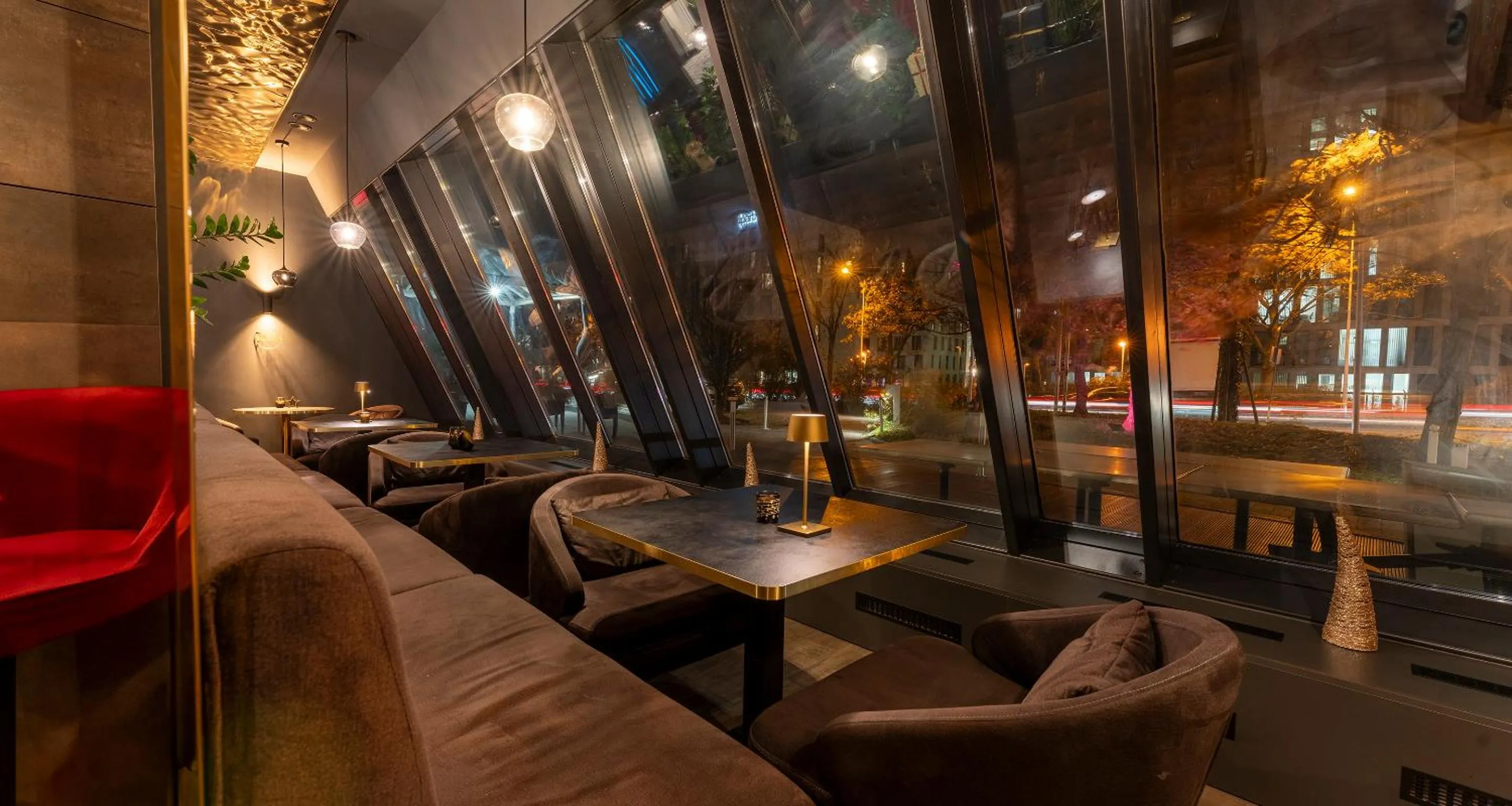 Lounge or bar in Best Western Plus Plaza Hotel Darmstadt