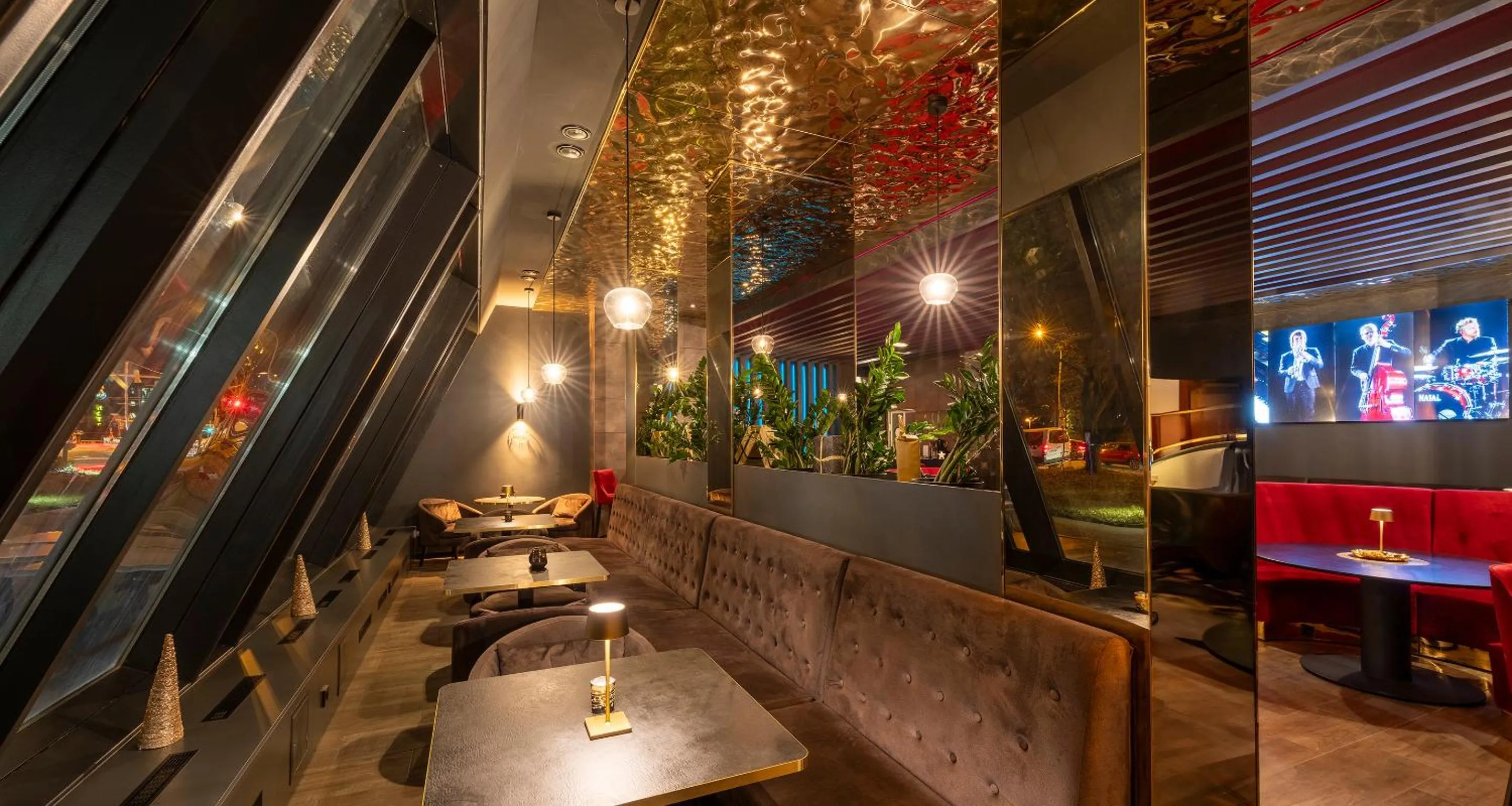 Lounge or bar in Best Western Plus Plaza Hotel Darmstadt