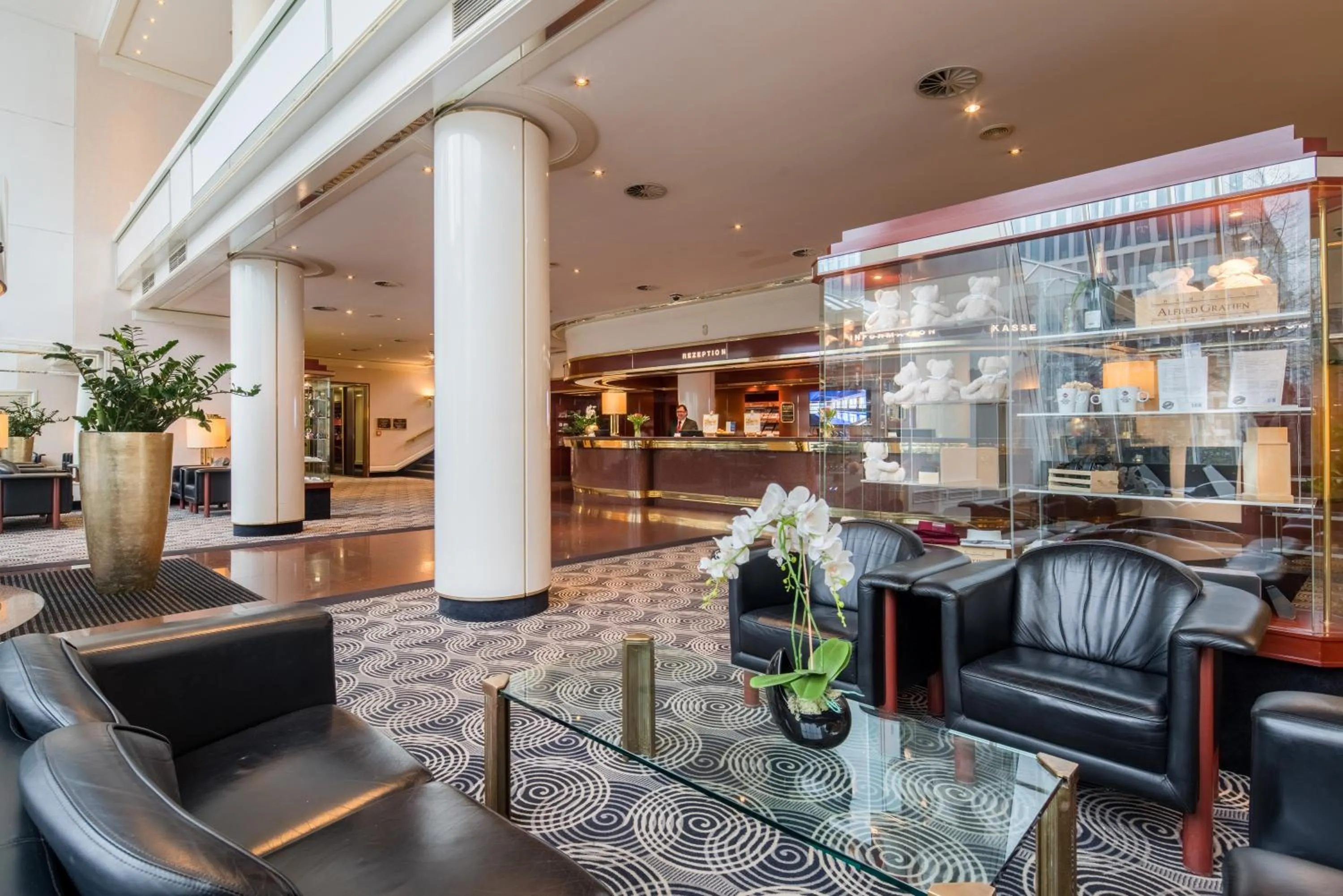 Lobby or reception in Best Western Plus Plaza Hotel Darmstadt