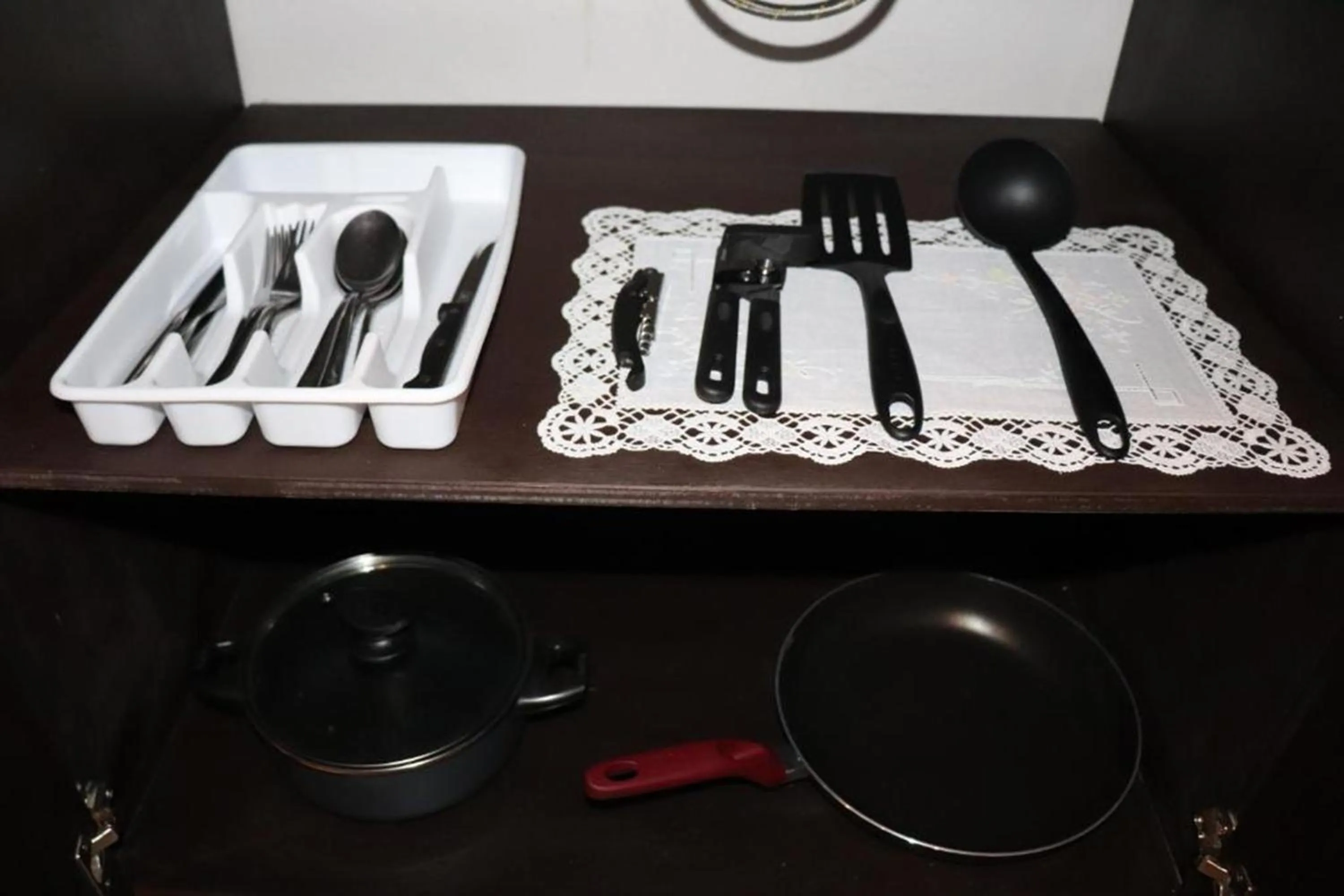 Kitchen or kitchenette in Capital O Hotel Jazuli