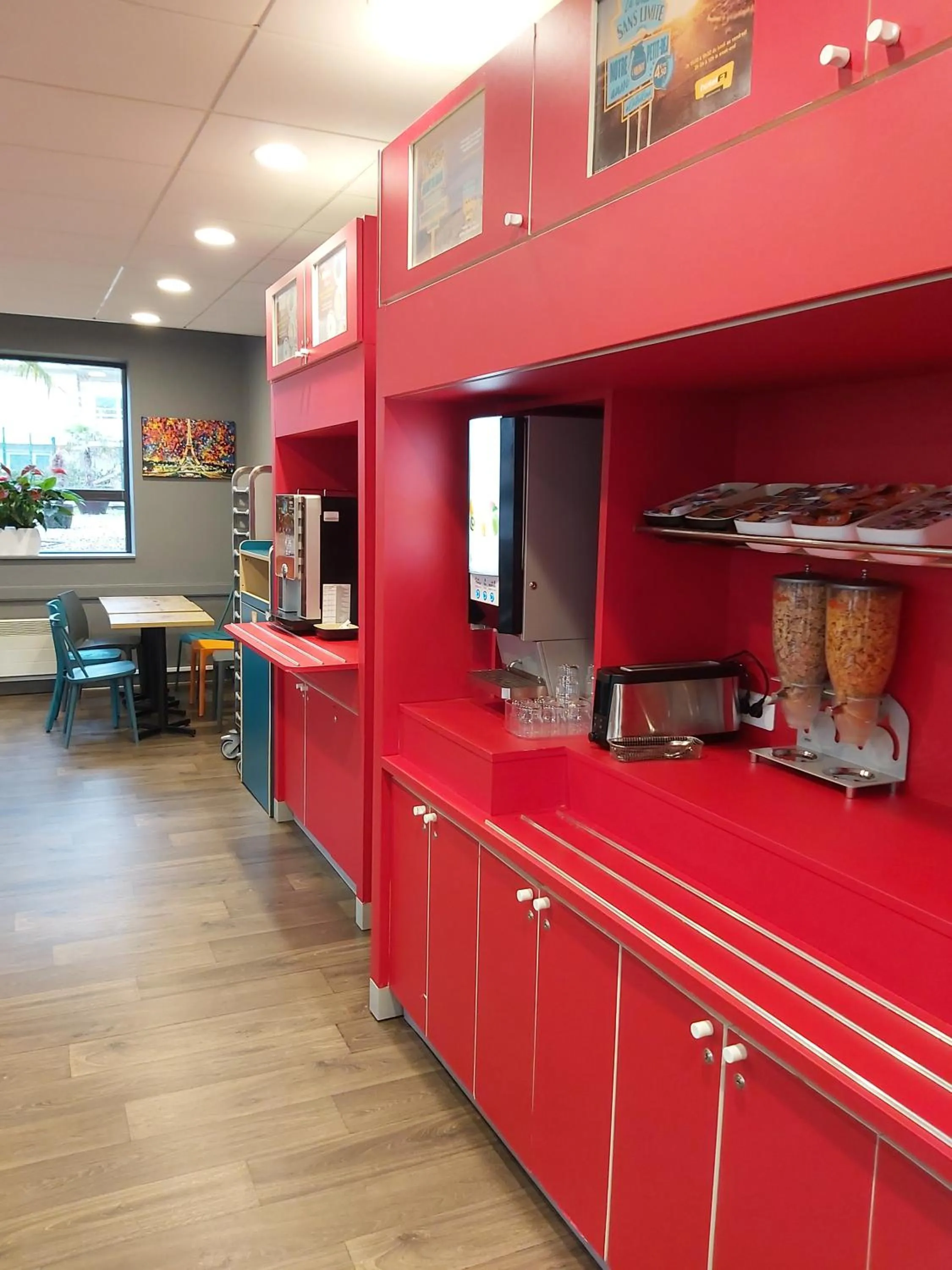 Breakfast in hotelF1 Paris Porte de Montreuil