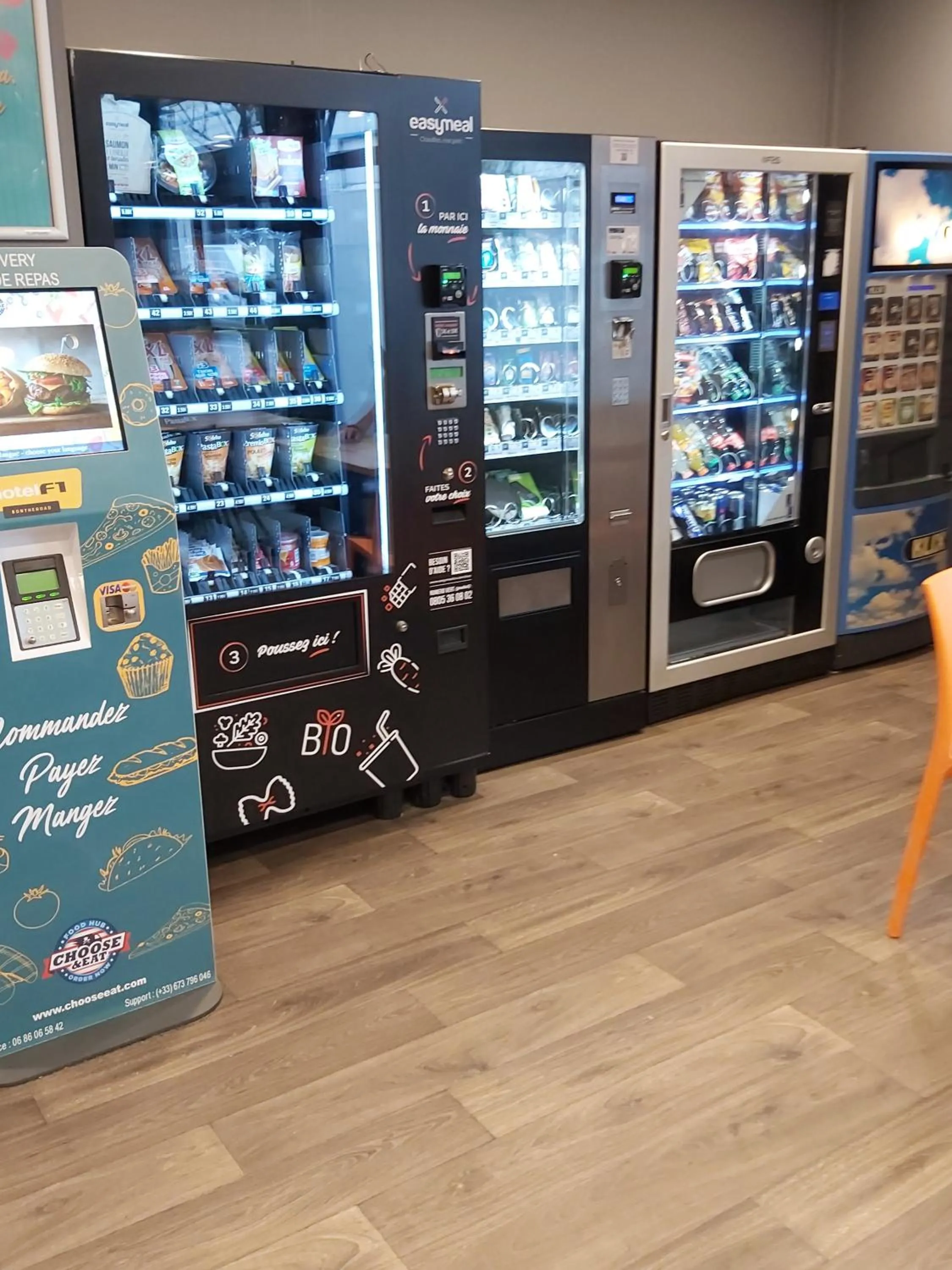 Drinks in hotelF1 Paris Porte de Montreuil