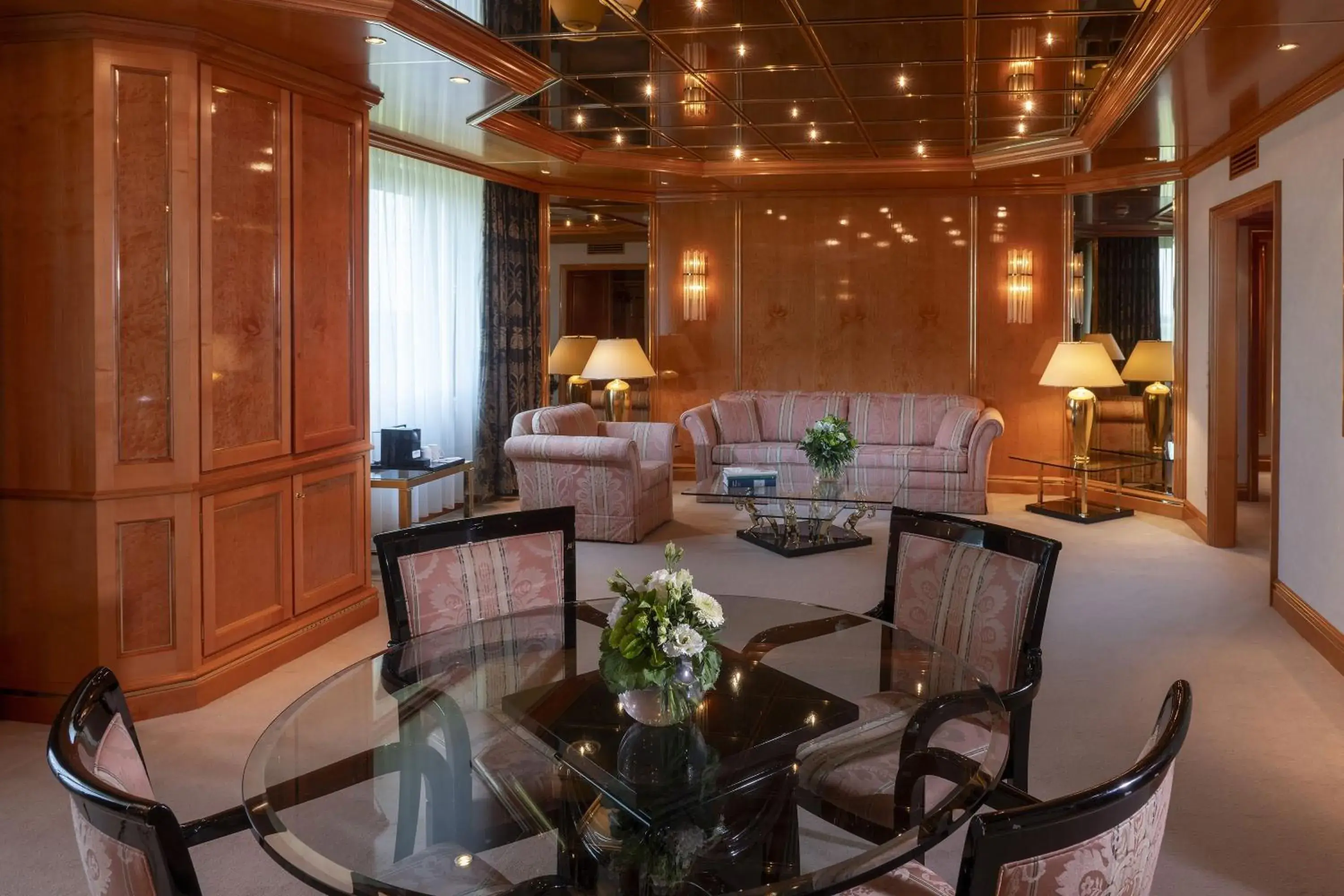 Presidential Suite in Maritim Airport Hotel Hannover Presidential Suite in Maritim Airport Hotel Hannover