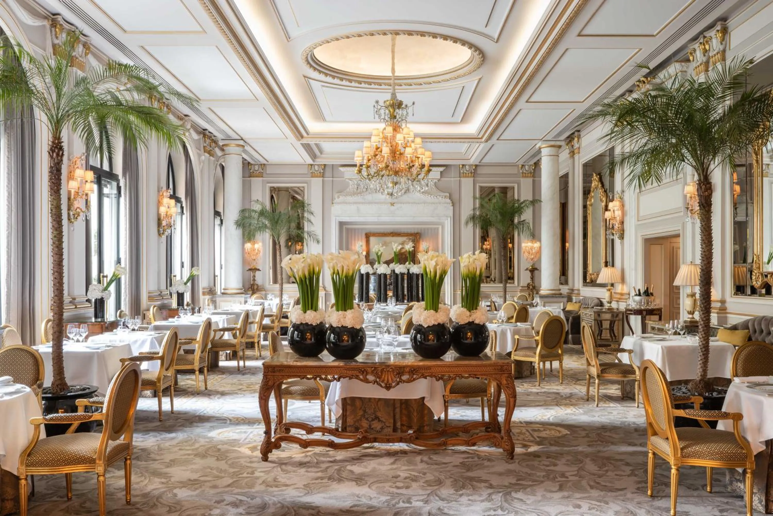 Restaurant/places to eat in Four Seasons Hotel George V Paris