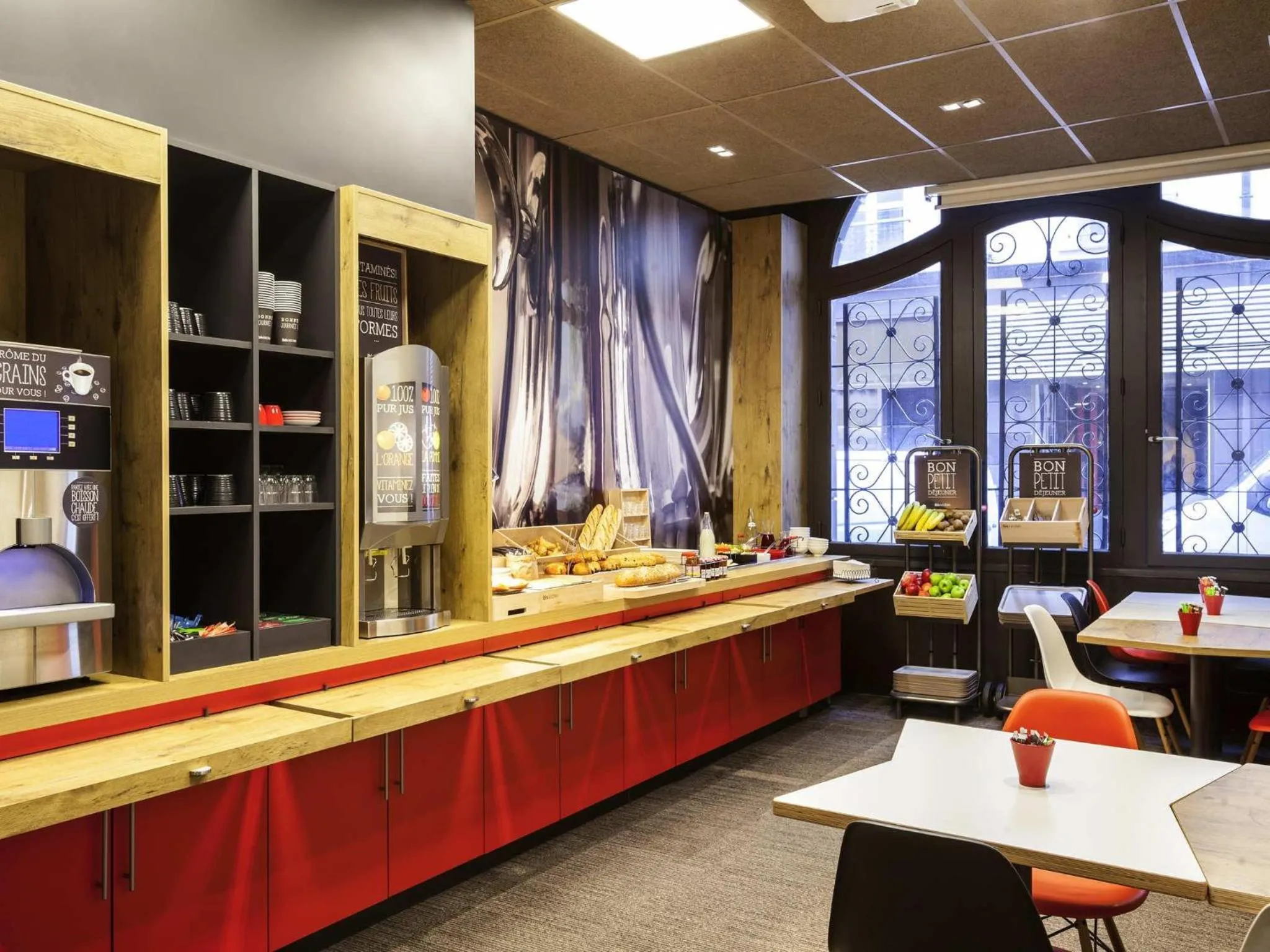 Breakfast in ibis Paris Gare De L Est 10ème