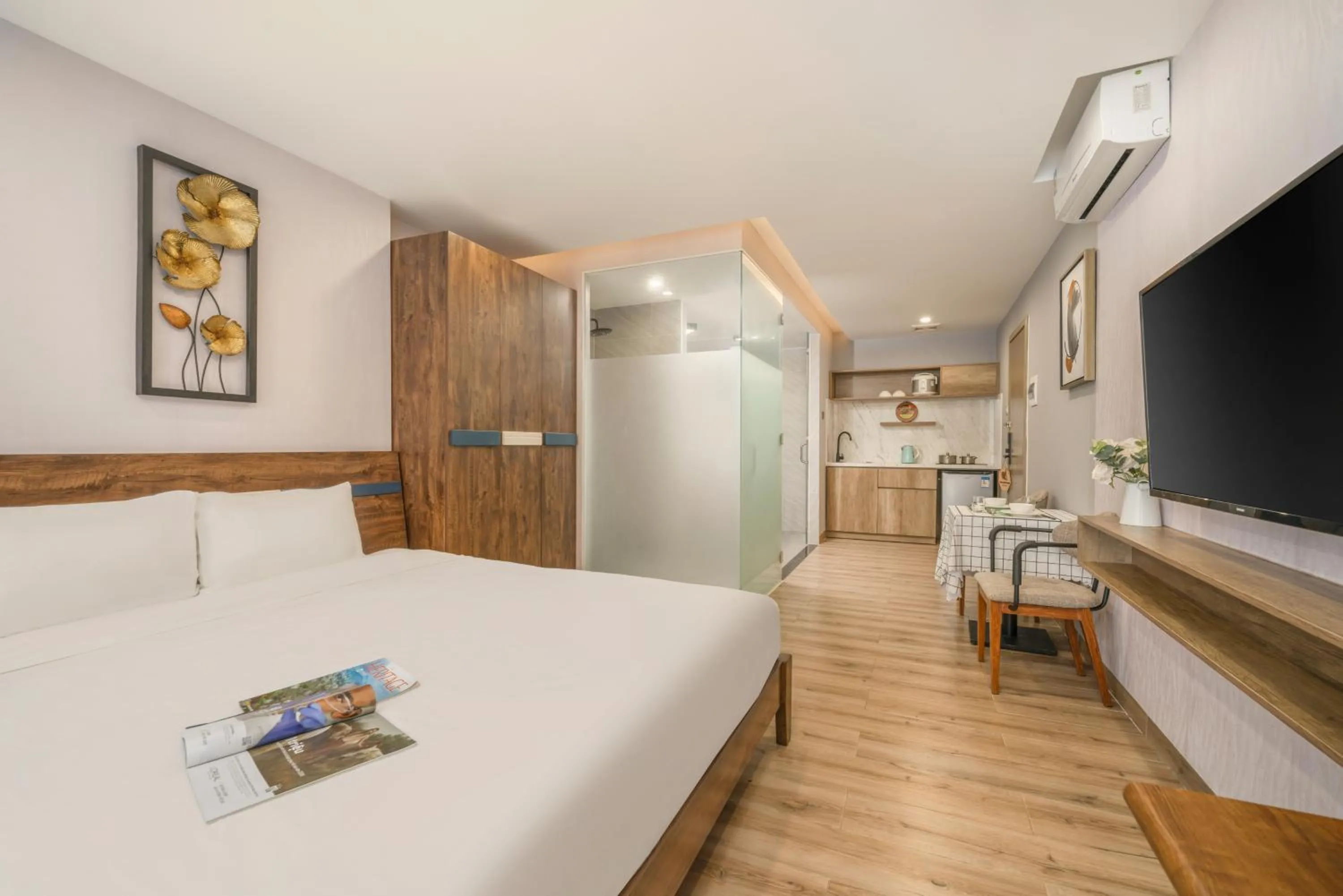 Photo of the whole room, Bed in Mons Boutique Hotel & Apartment