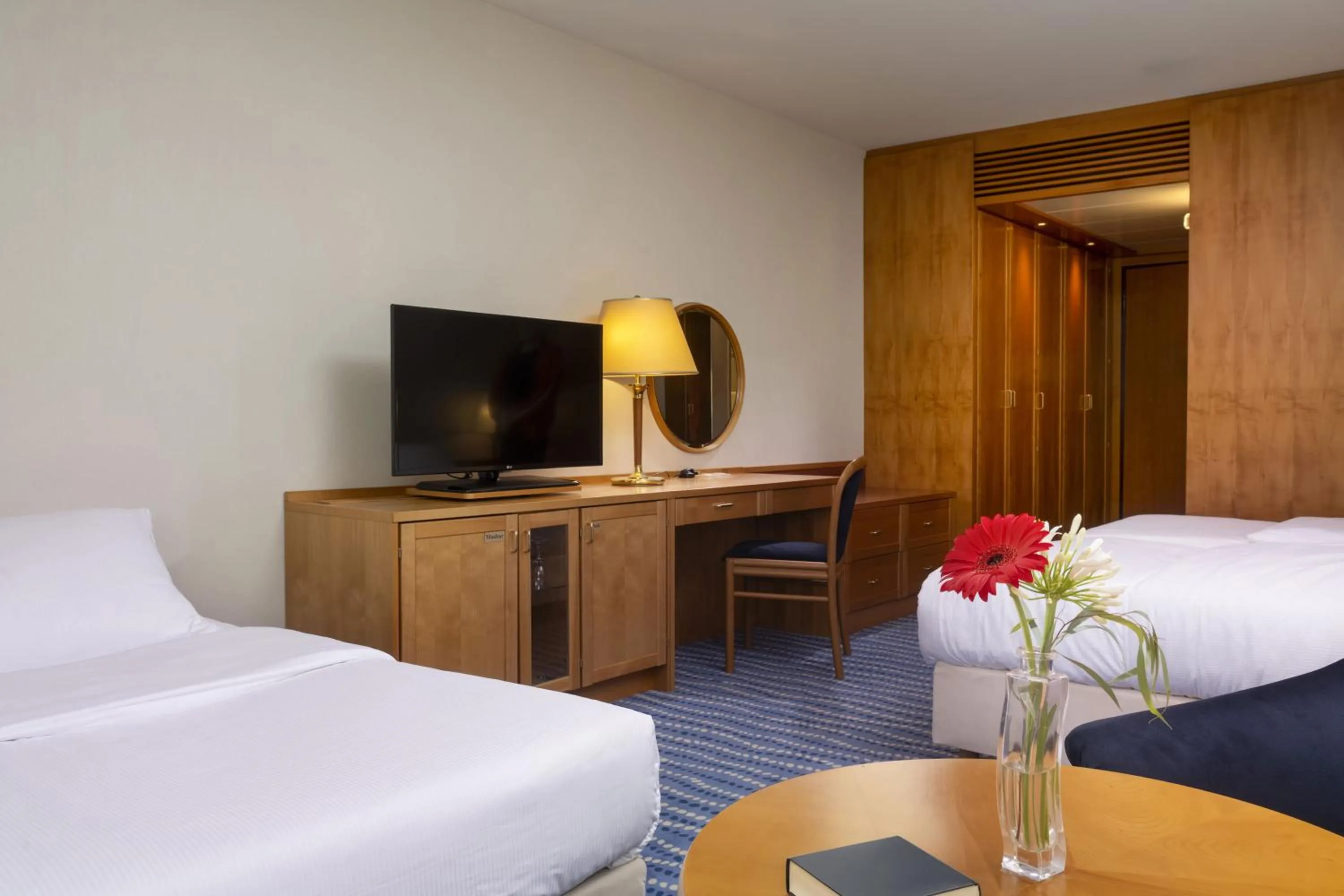 Photo of the whole room, Bed in Maritim Hotel Magdeburg