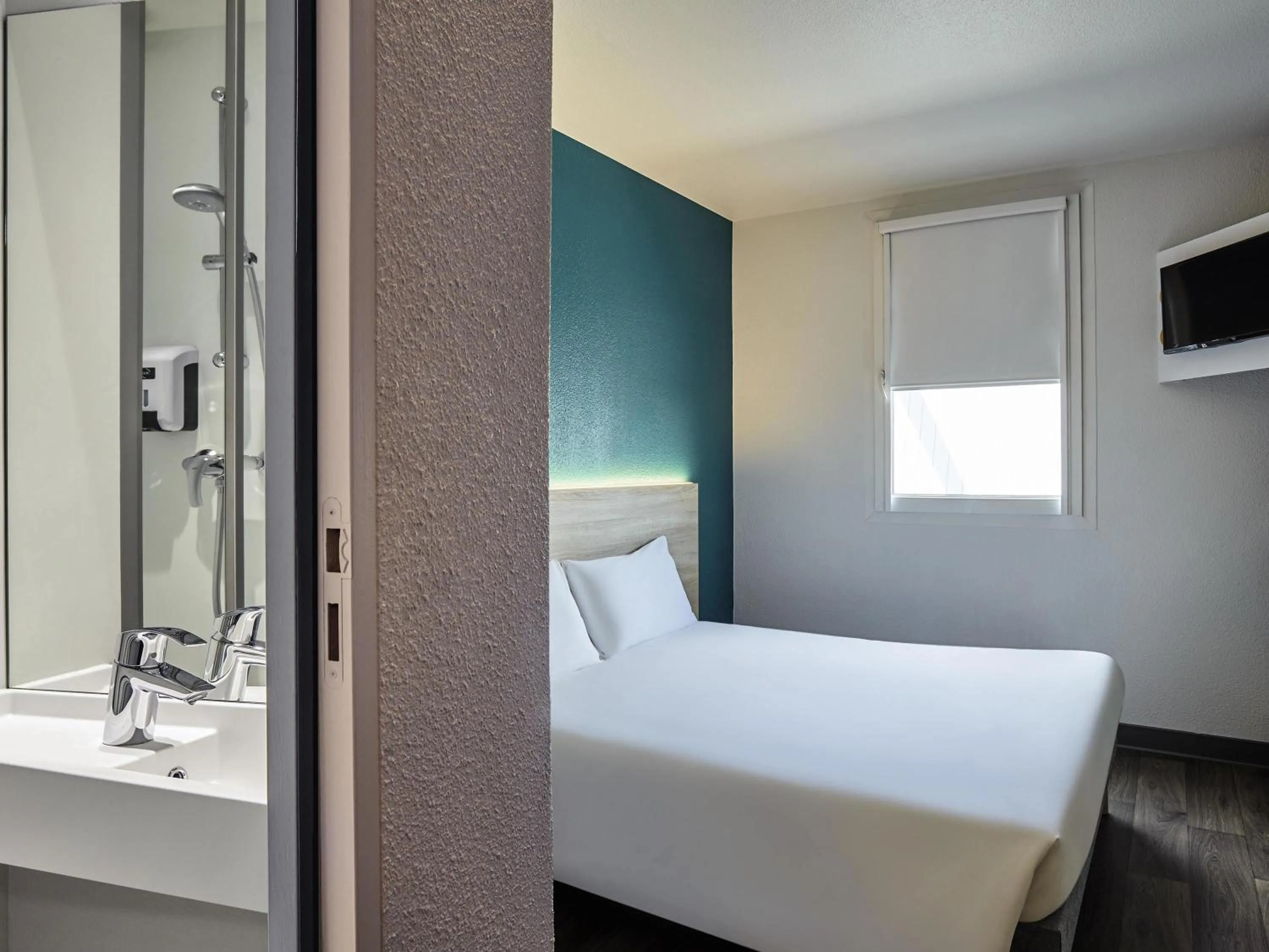 Bedroom, Bed in hotelF1 Paris Saint Denis Stade