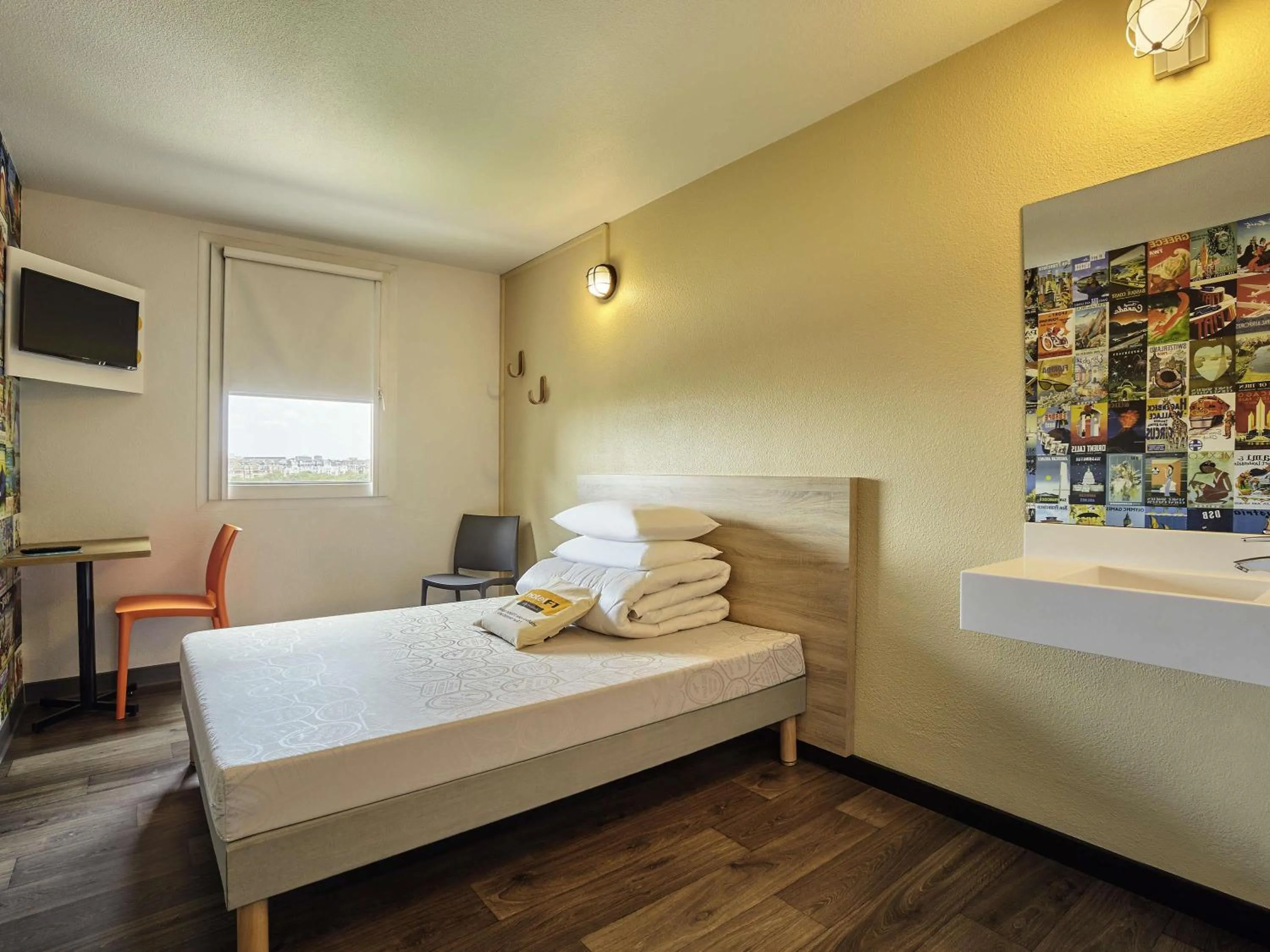 Bedroom, Bed in hotelF1 Paris Saint Denis Stade
