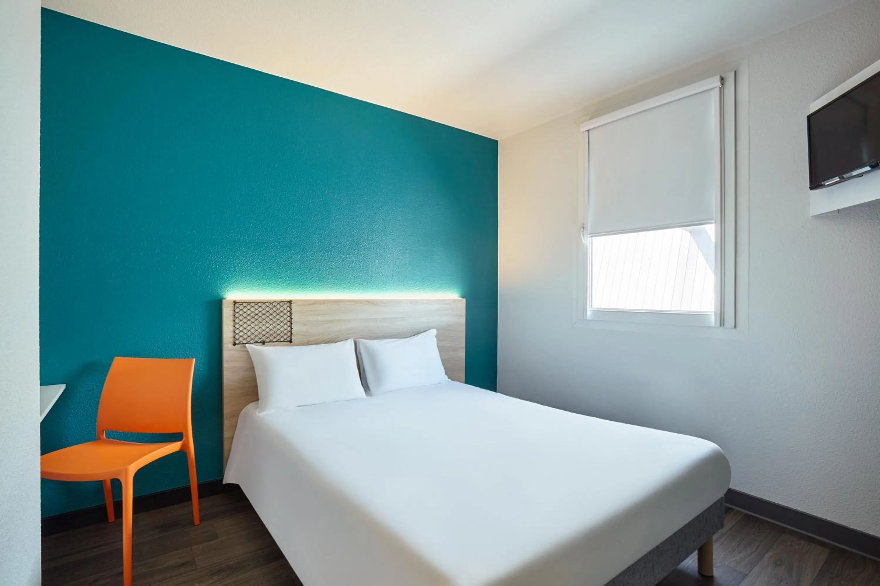 Photo of the whole room, Bed in hotelF1 Paris Saint Denis Stade
