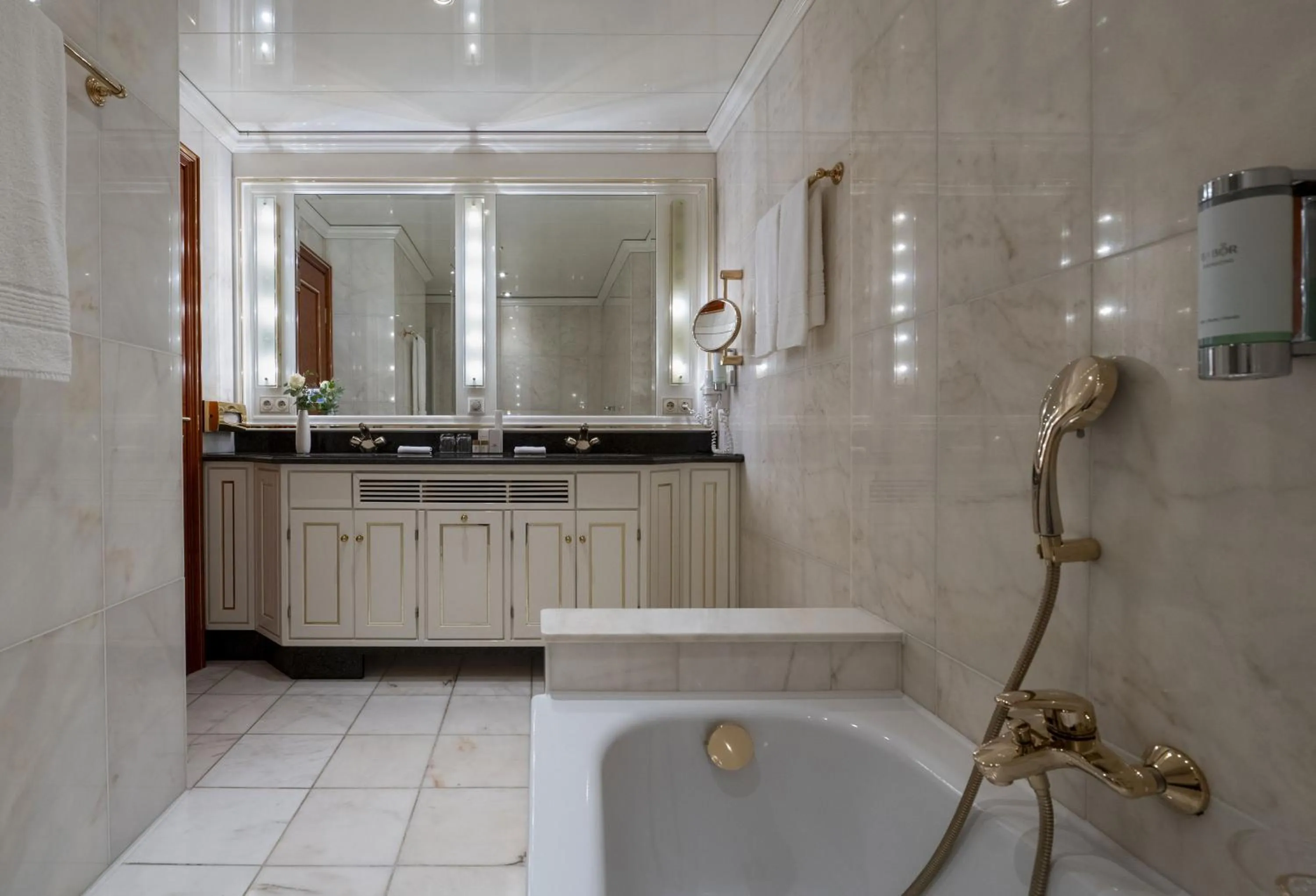 Bathroom in Maritim Hotel Bad Wildungen