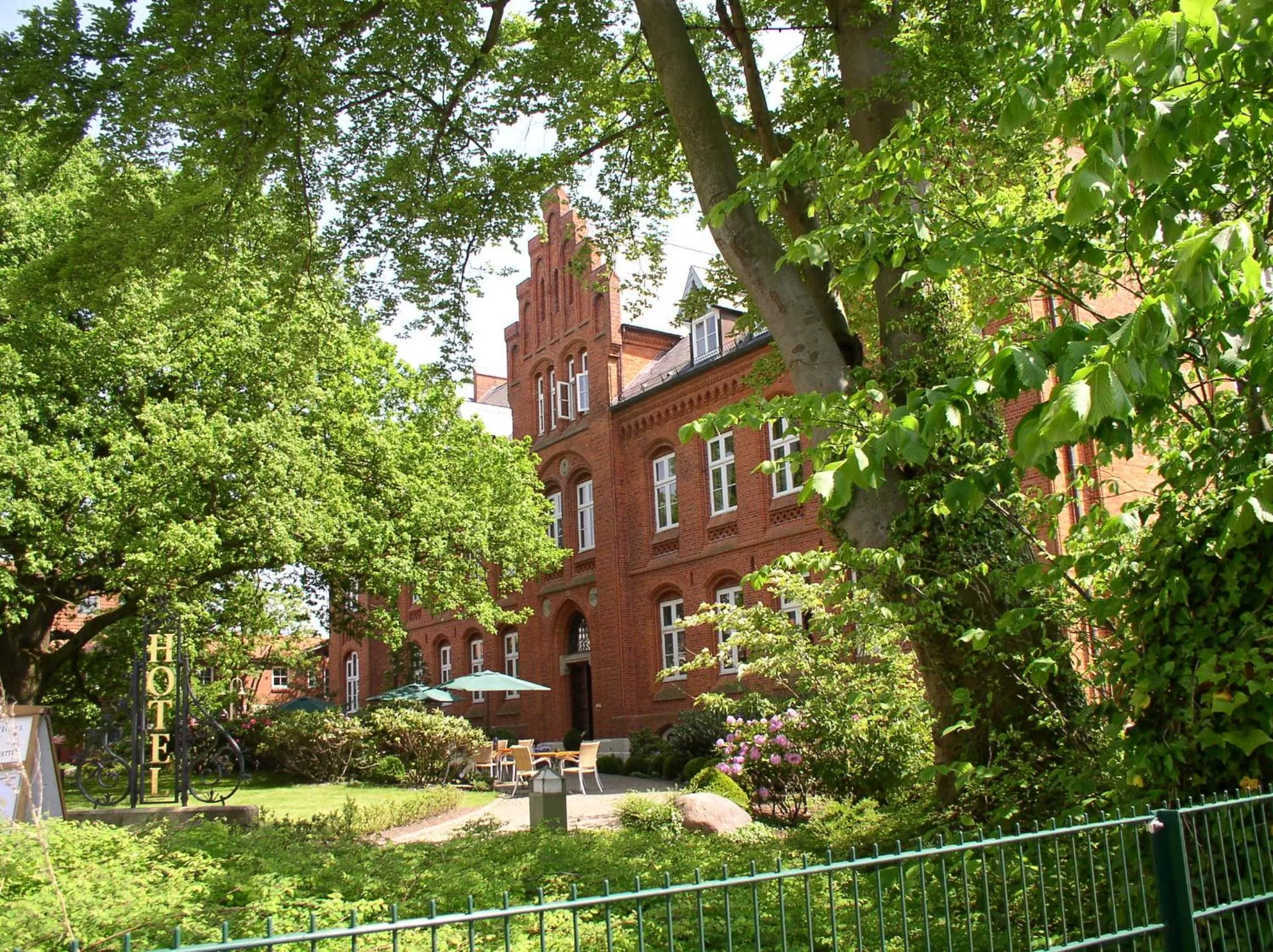 Facade/entrance in Hotel Altes Gymnasium