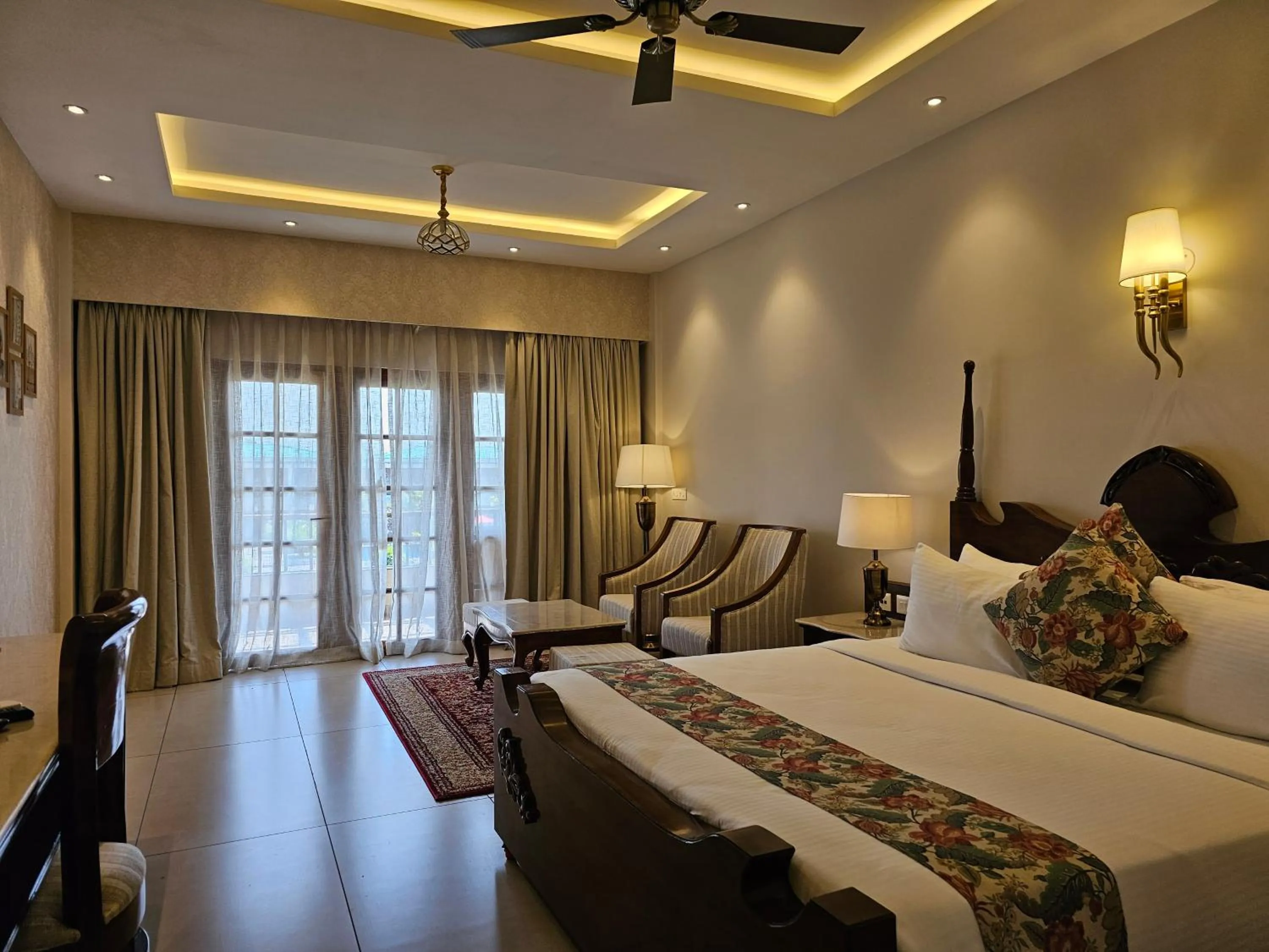 The creek boutique resort & spa