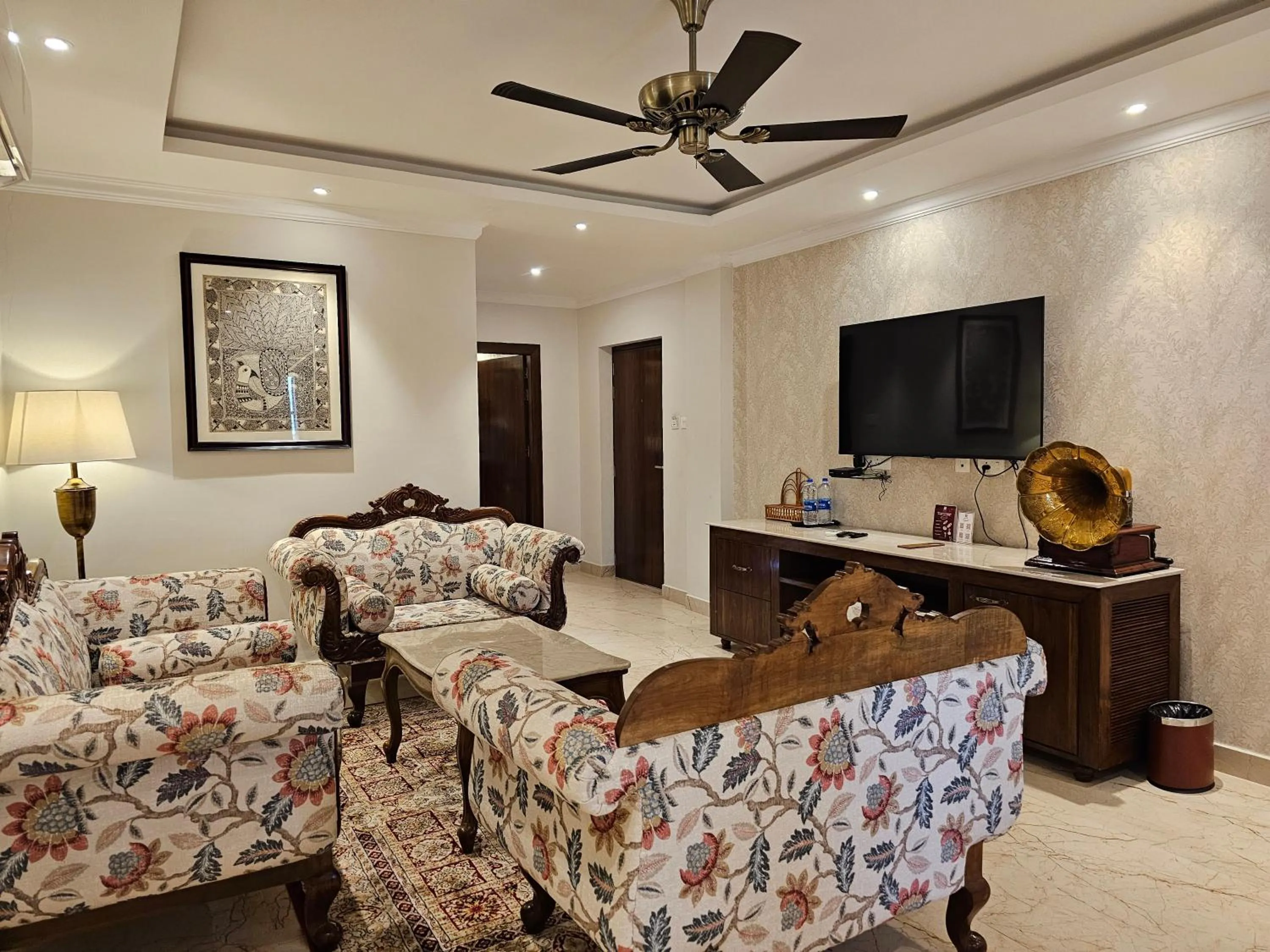 The creek boutique resort & spa