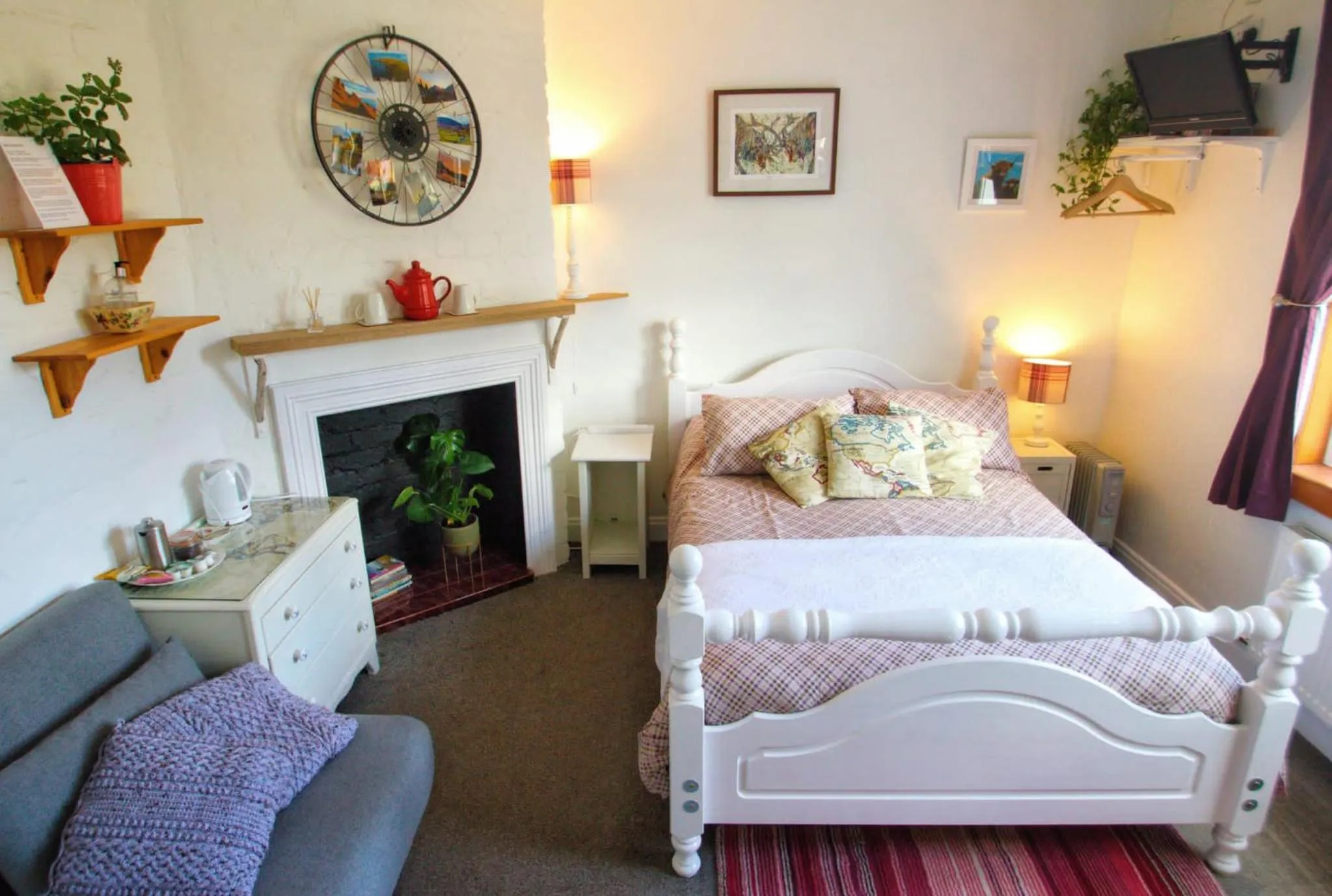 The Red Red Robin Cottage