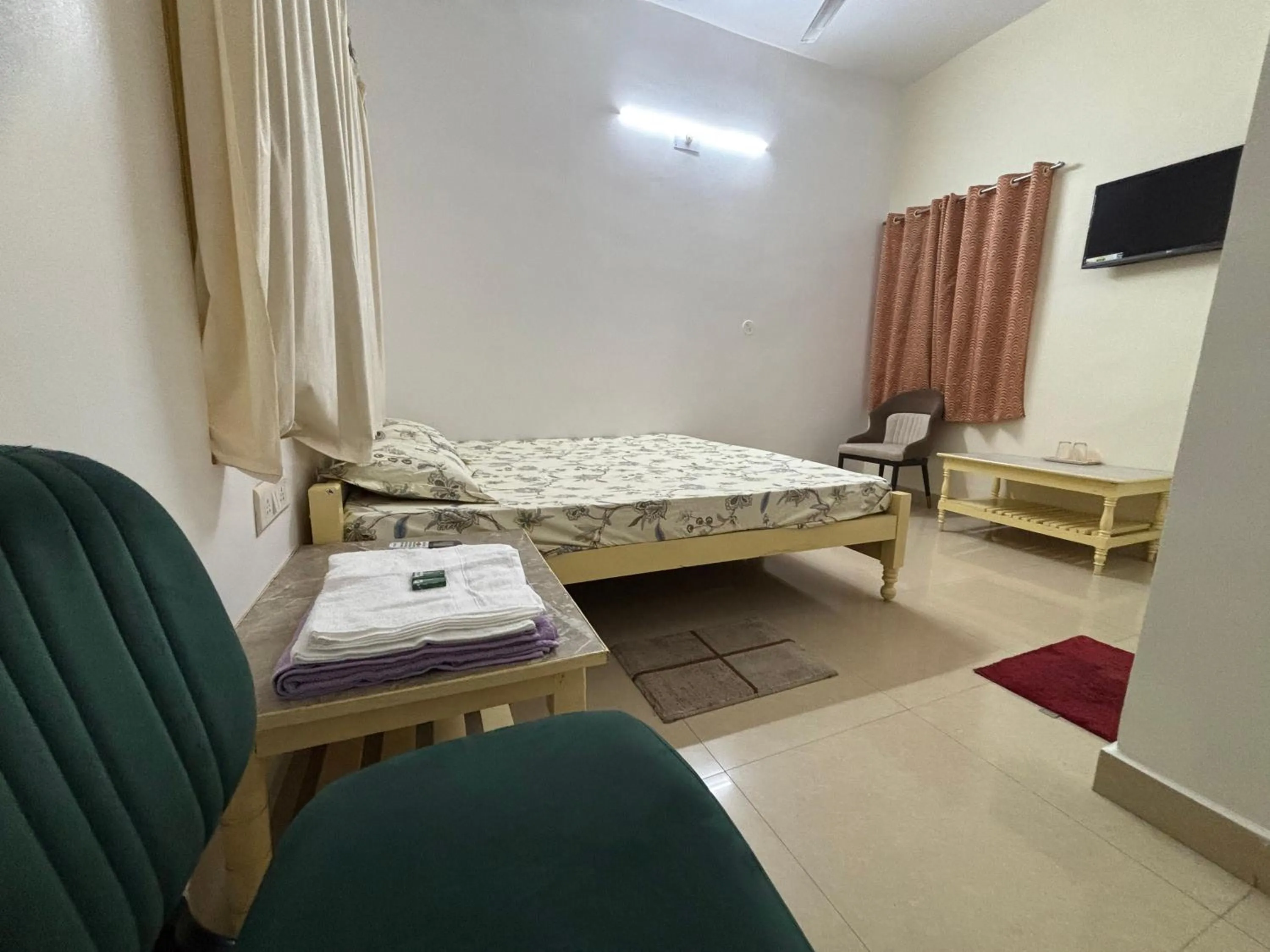 Photo of the whole room, Bed in Bimala Hotel