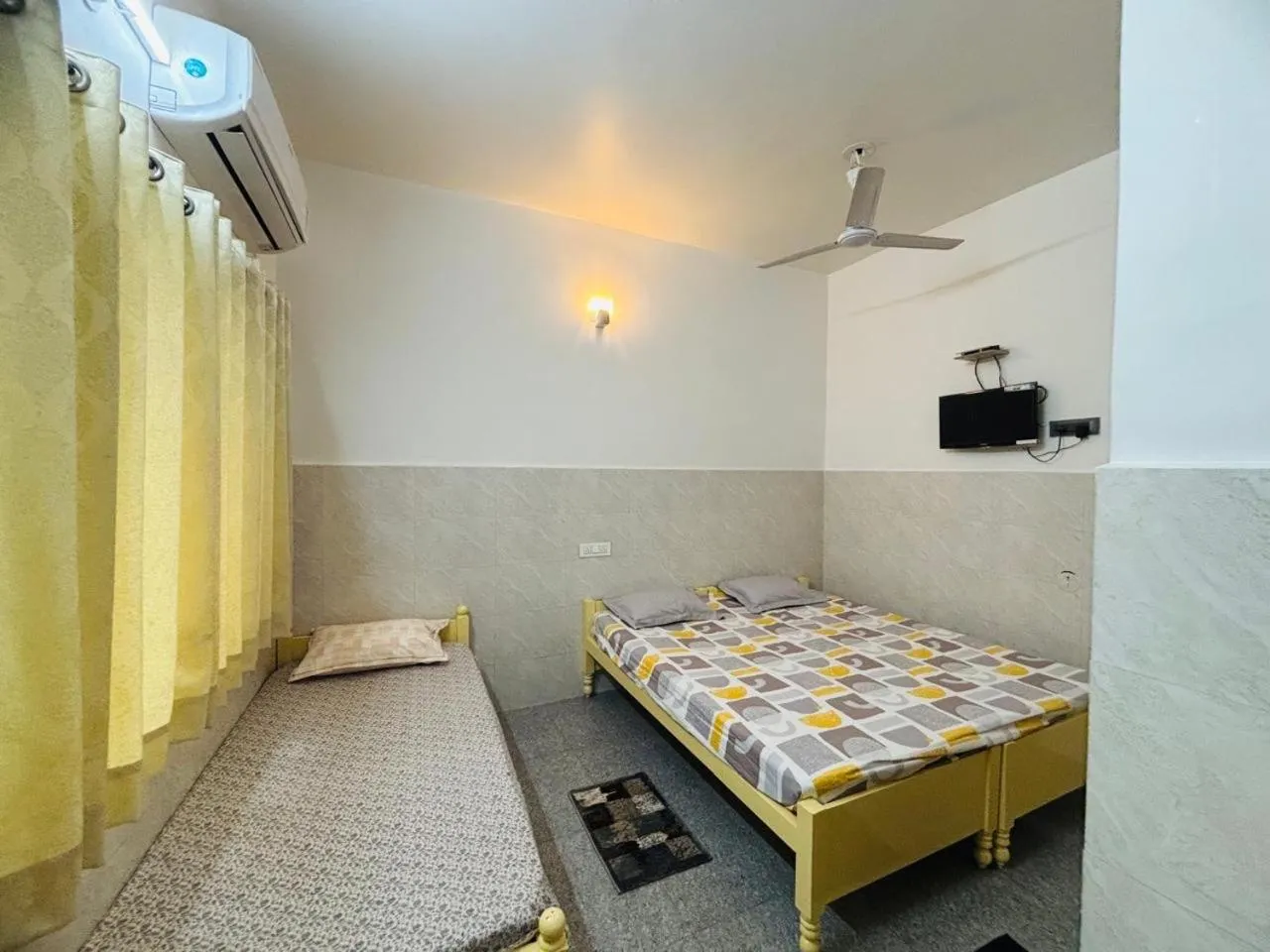 Photo of the whole room, Bed in Bimala Hotel