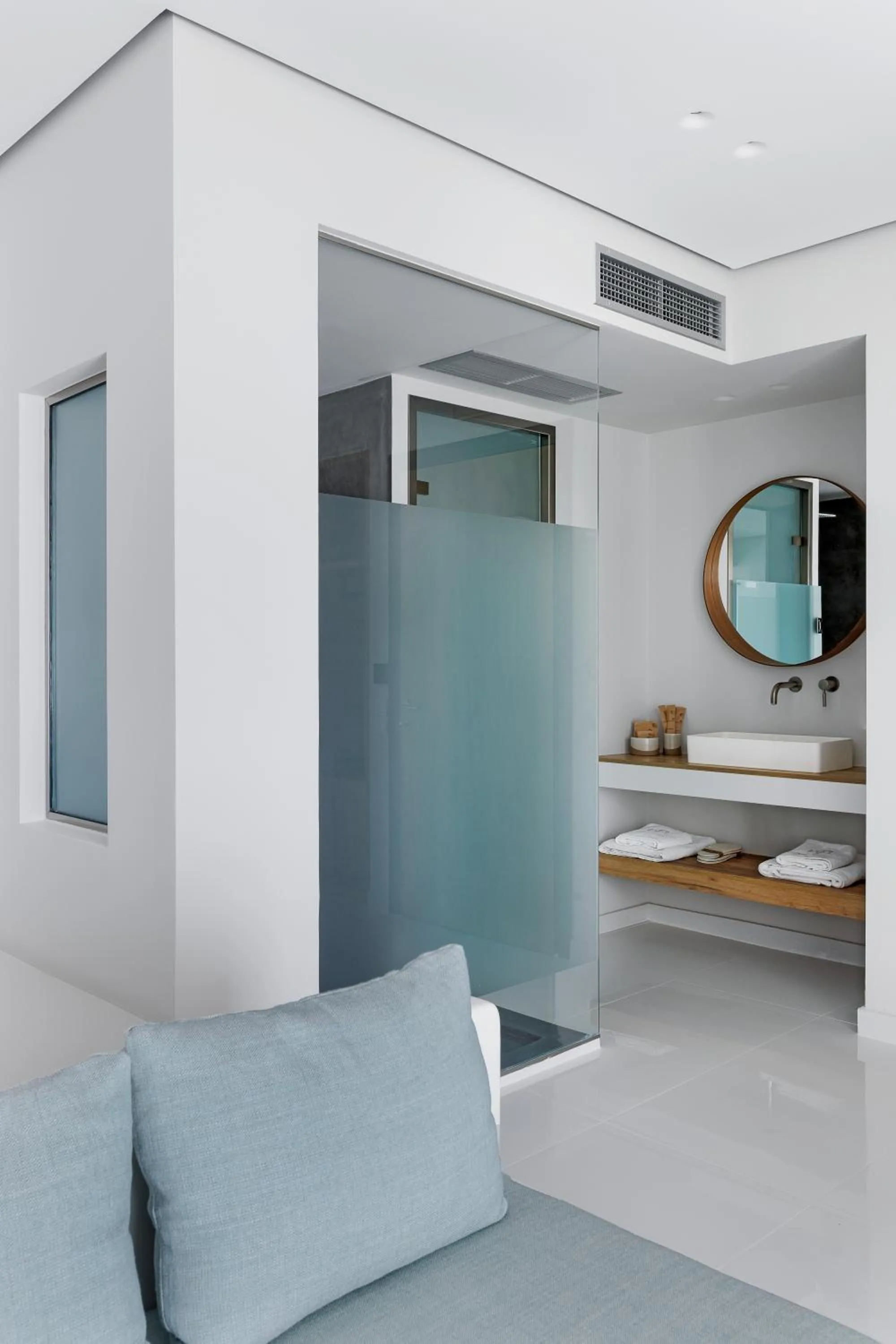 Photo of the whole room, Bed in Infinity View Hotel Tinos