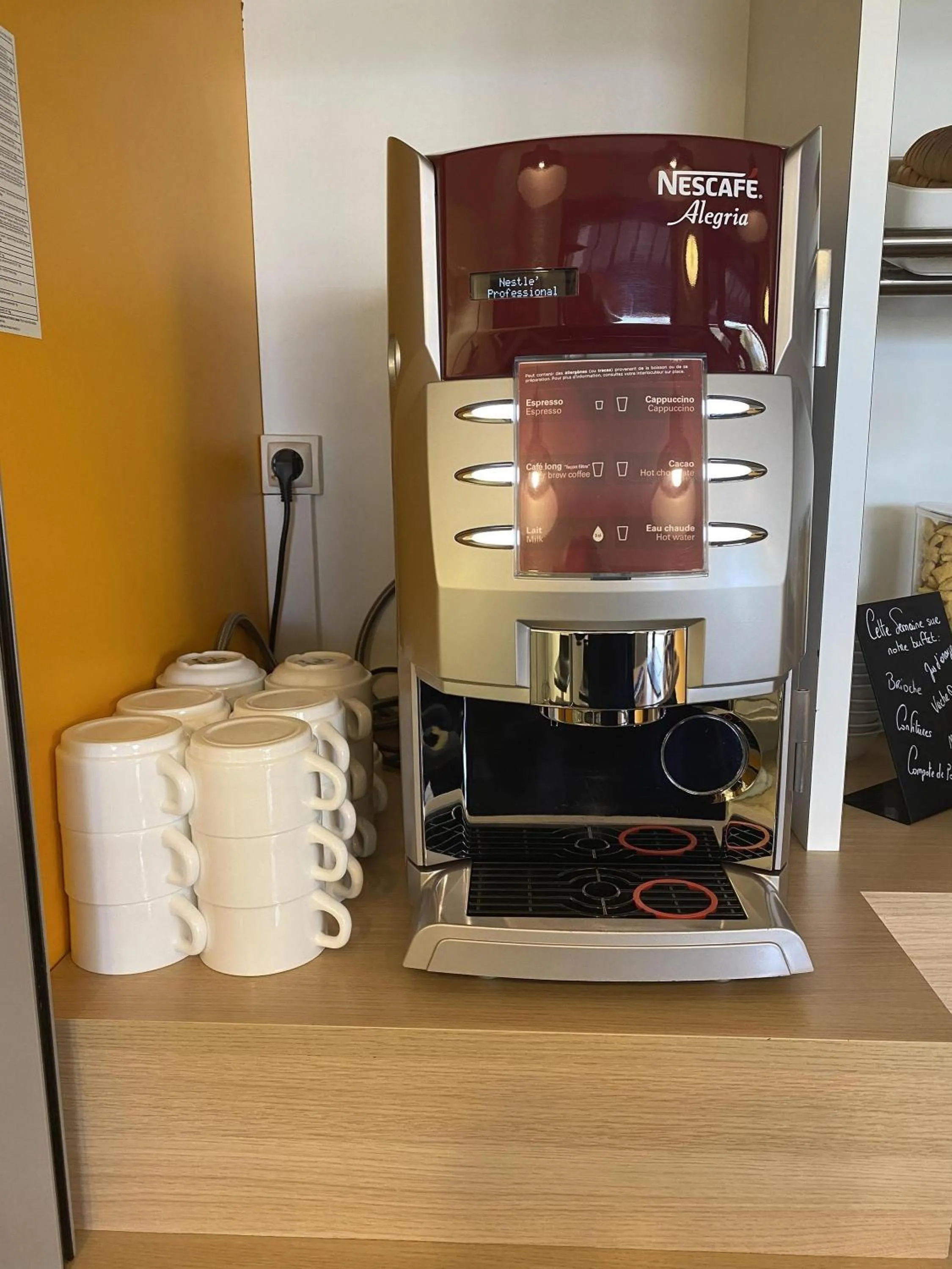 Breakfast in Hôtel F1 Verdun