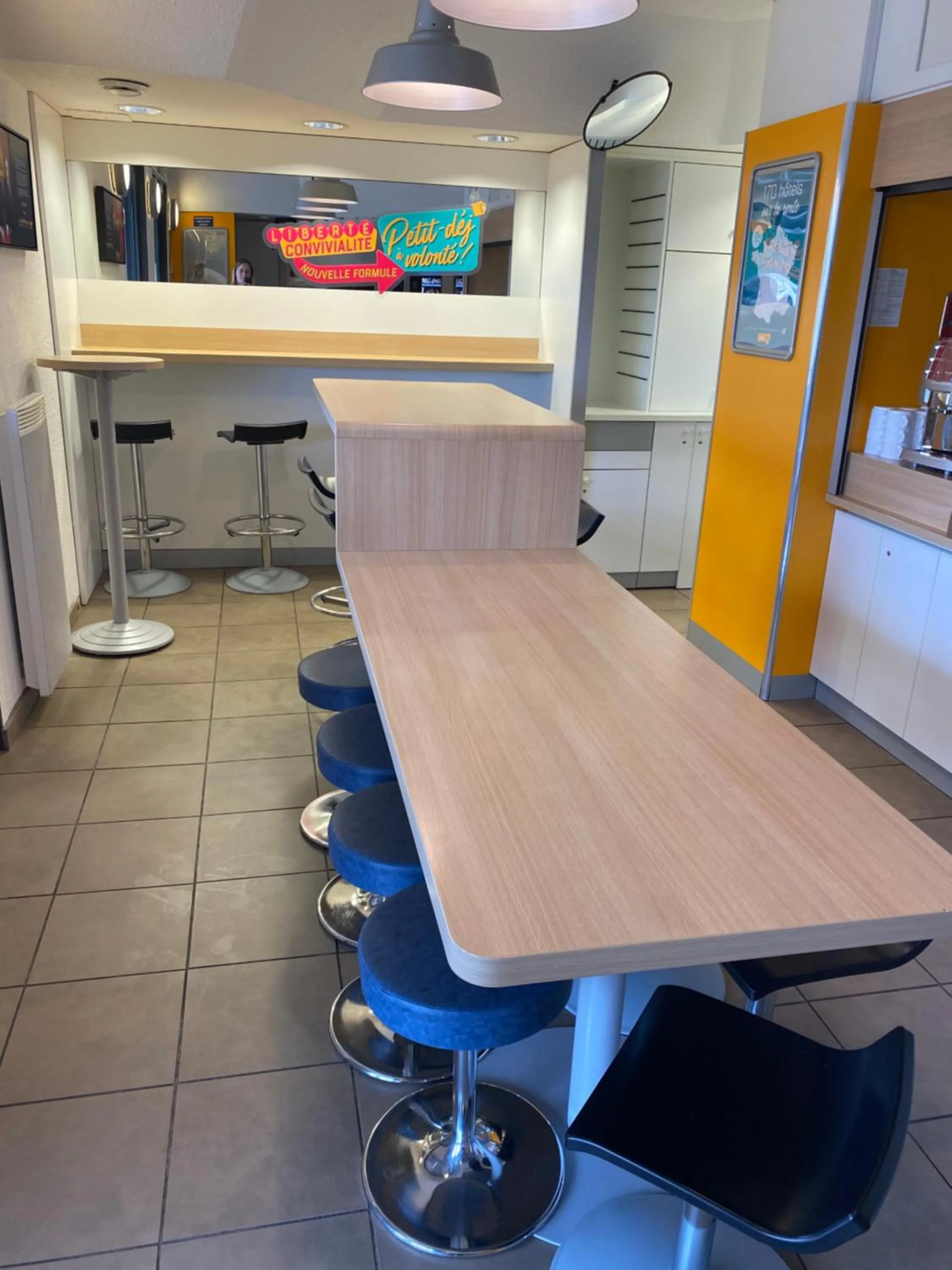 Coffee/tea facilities in Hôtel F1 Verdun