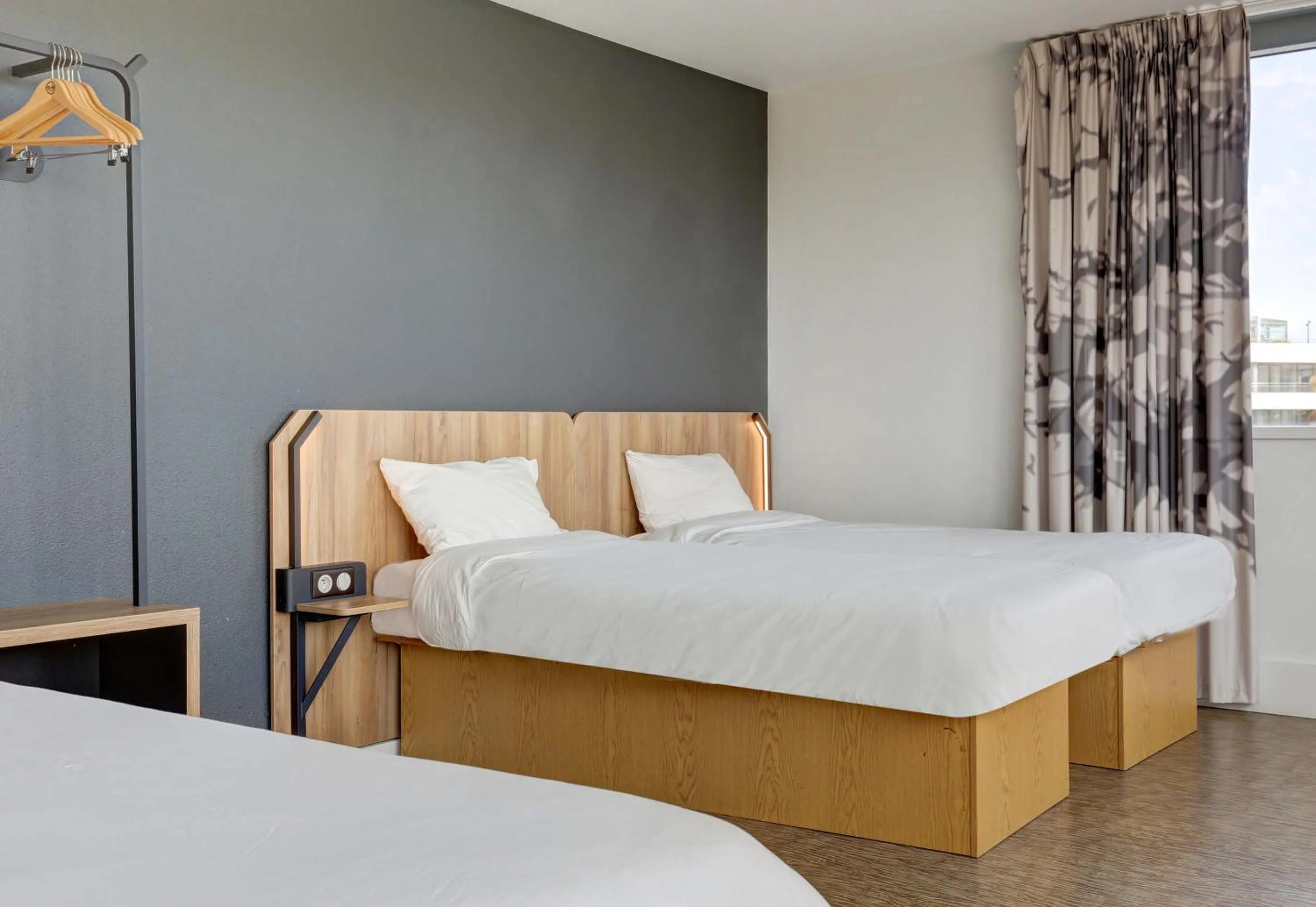 Bedroom, Bed in B&B HOTEL Reims Bezannes