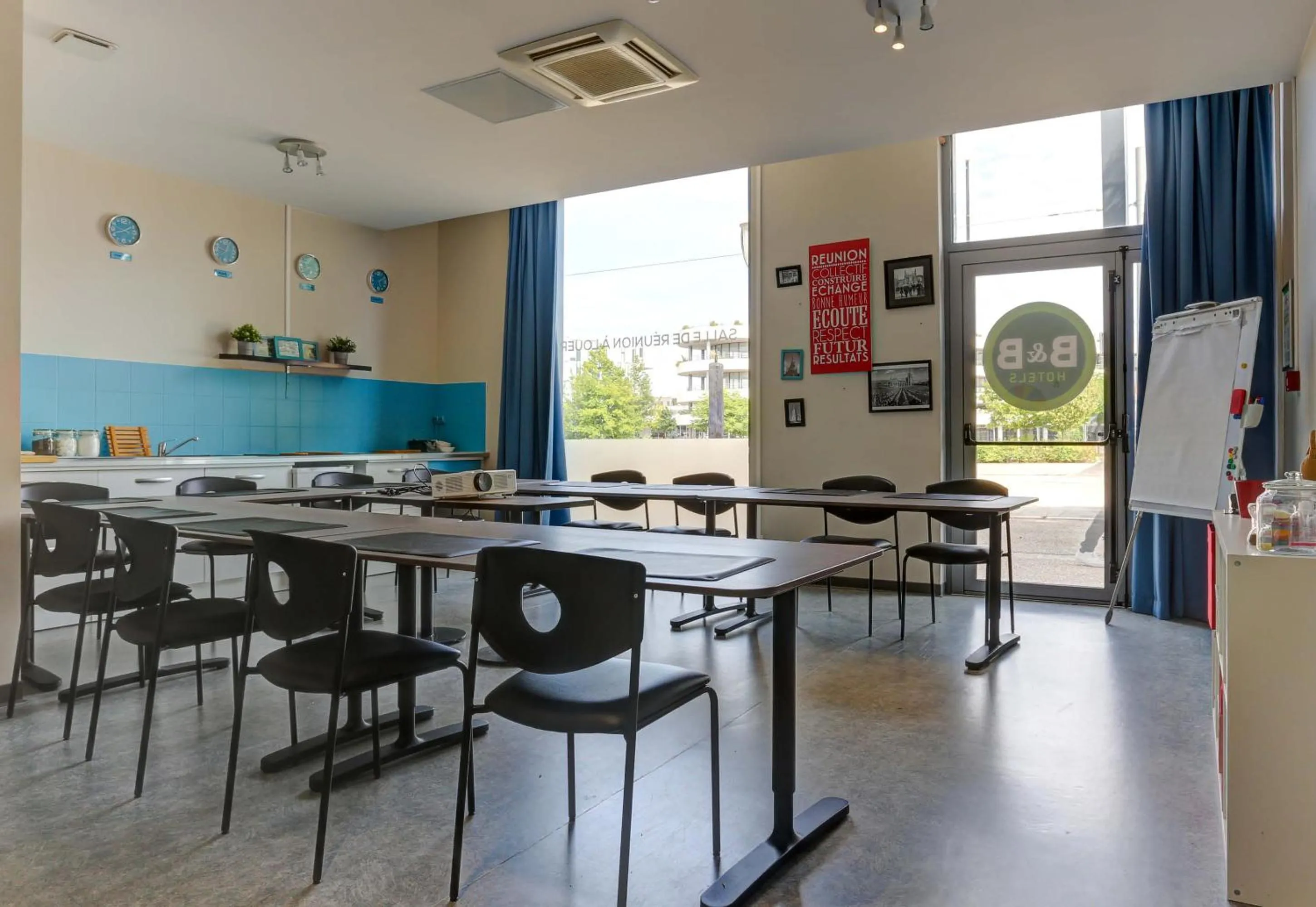 Meeting/conference room in B&B HOTEL Reims Bezannes