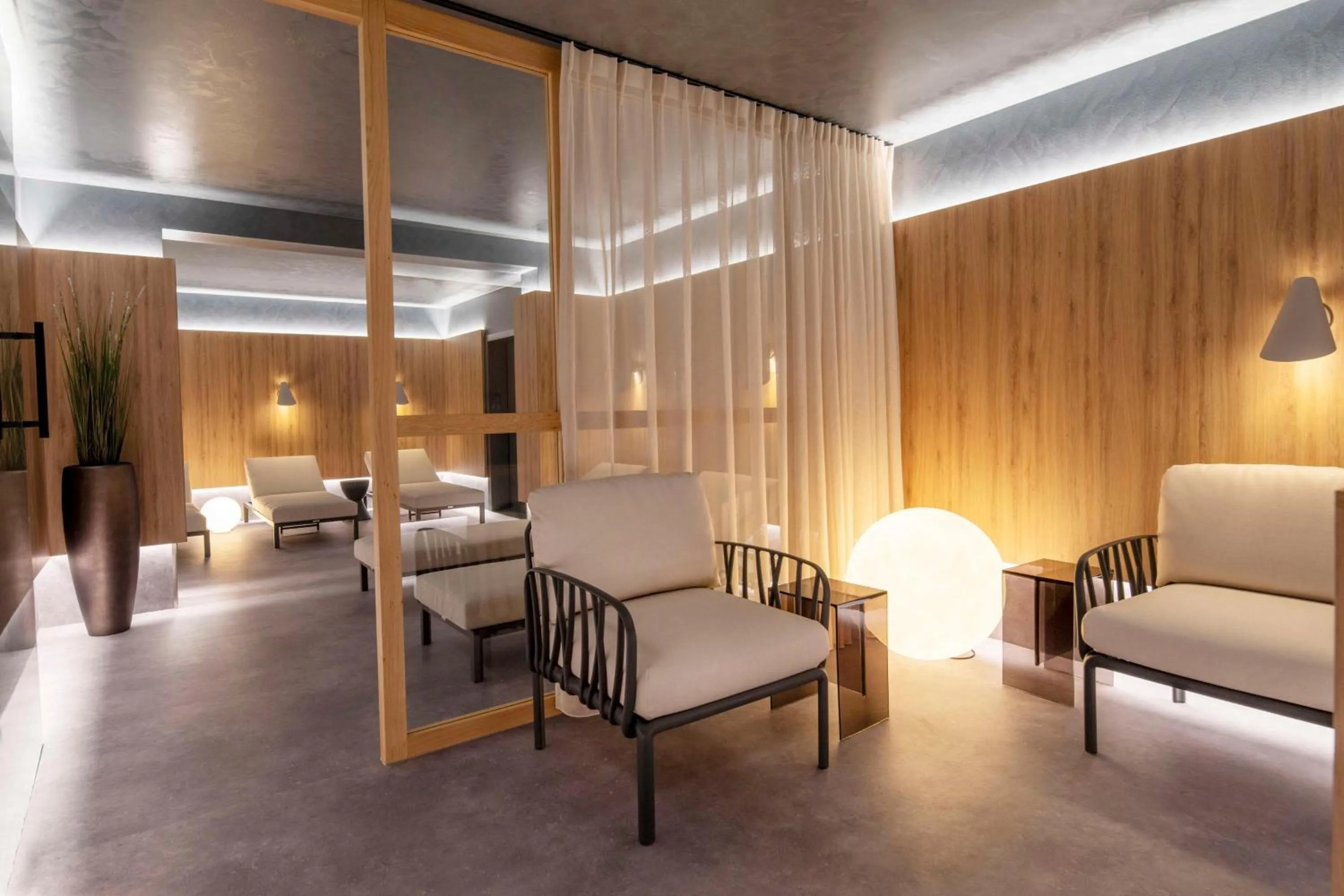 Spa and wellness centre/facilities, Bed in Scandic Nürnberg Central