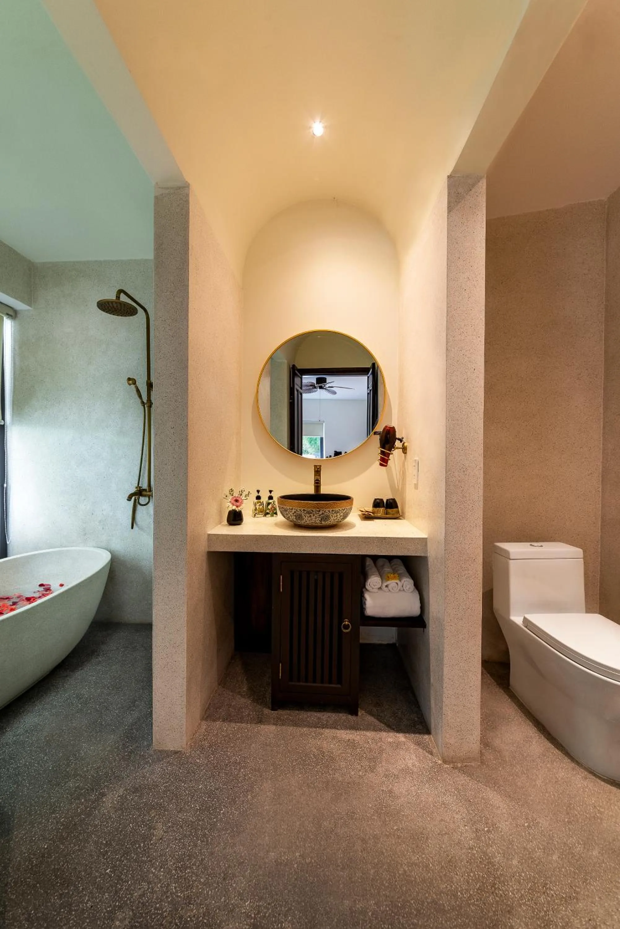 Toilet, Bed in Hoianoi Villa