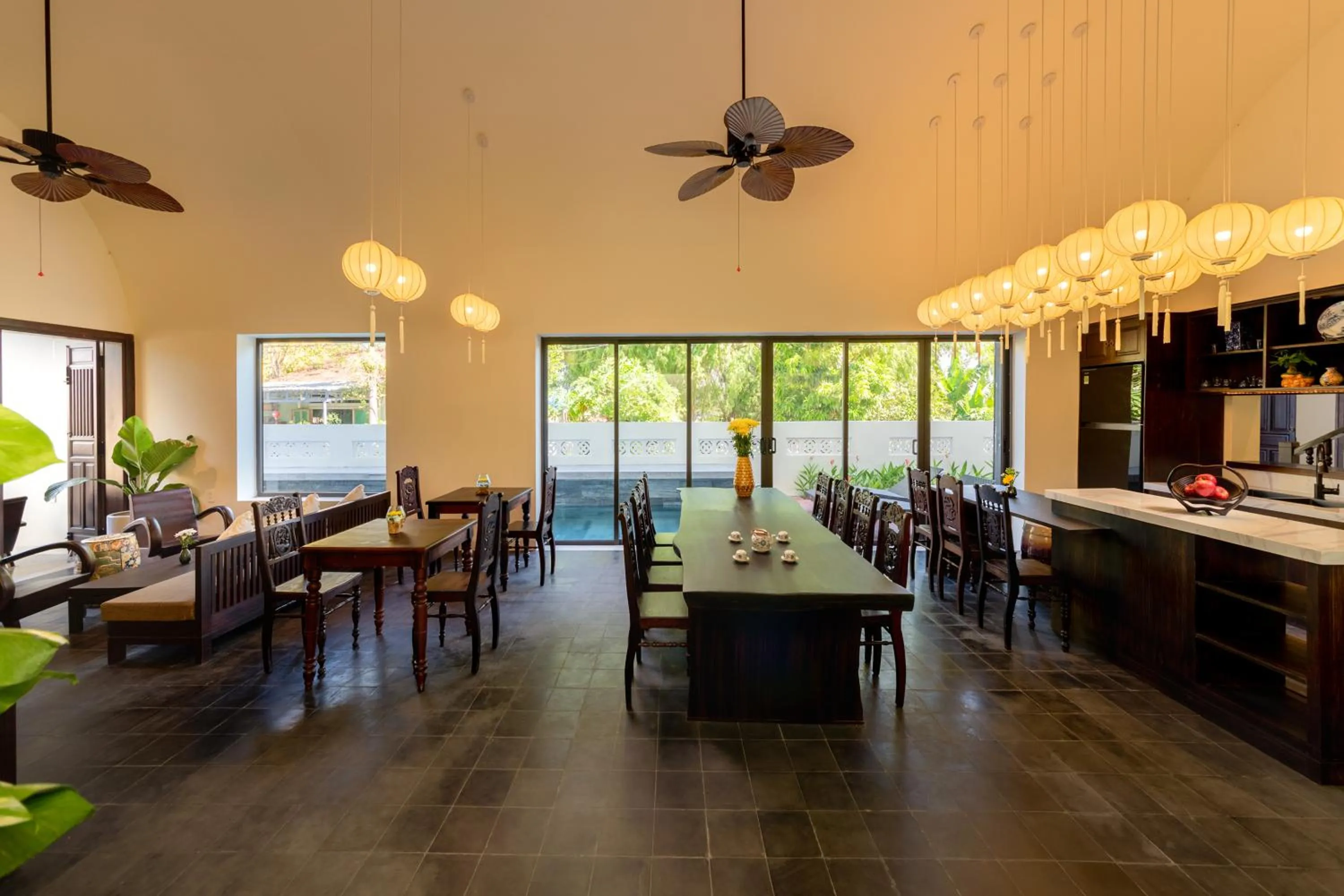 Restaurant/places to eat in Hoianoi Villa