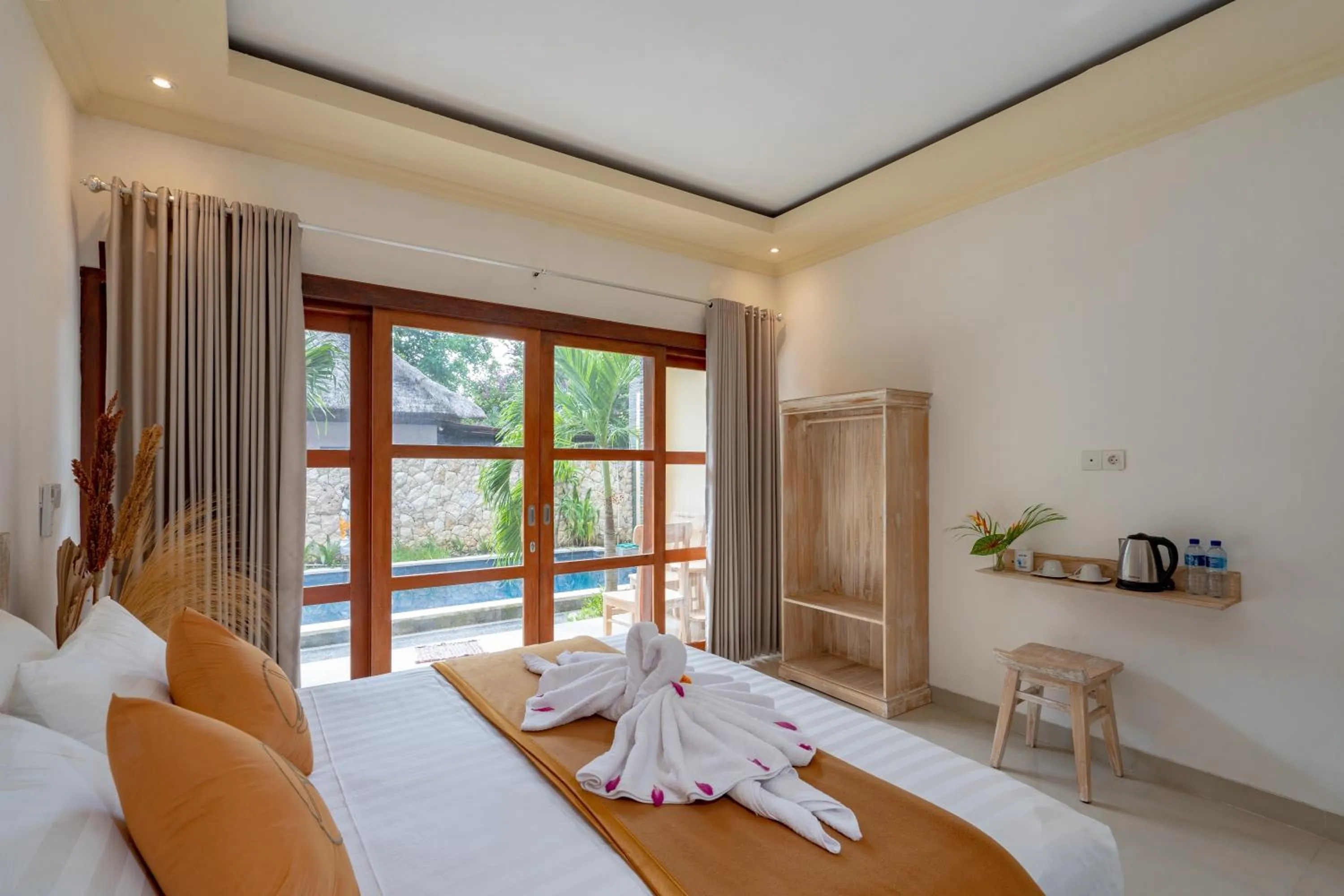 Bed in The Pulau Bungalow