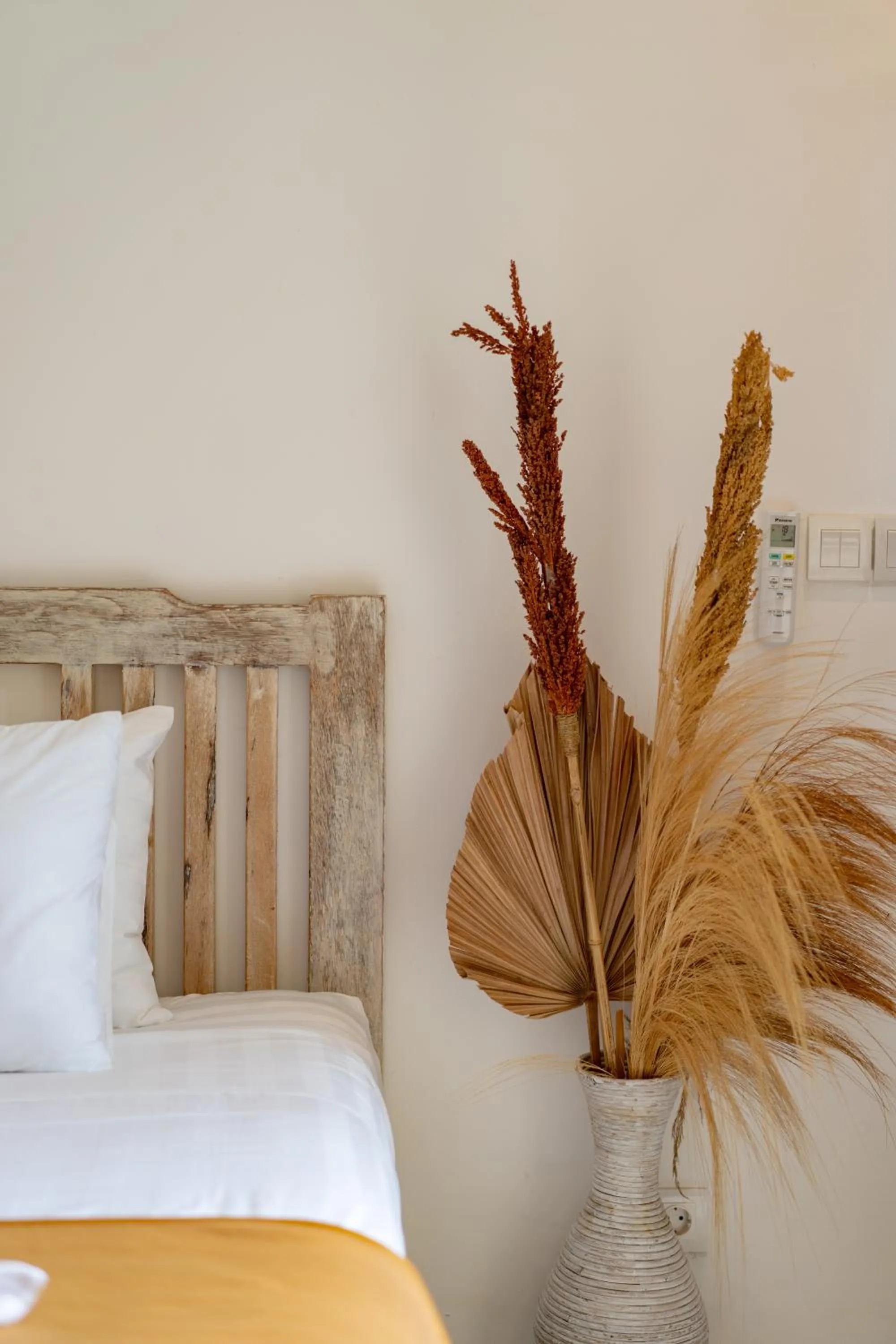 Bed in The Pulau Bungalow