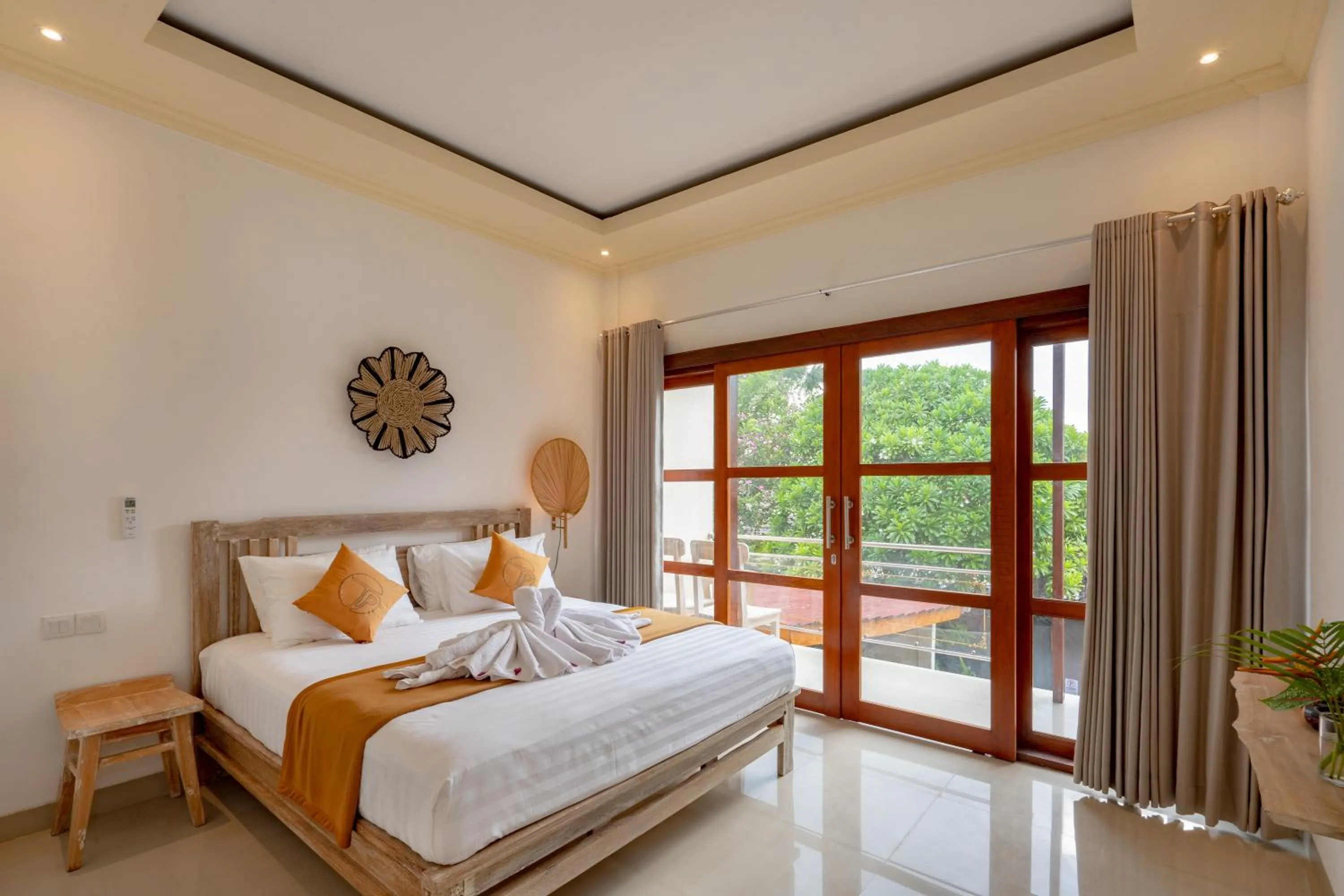 Bed in The Pulau Bungalow