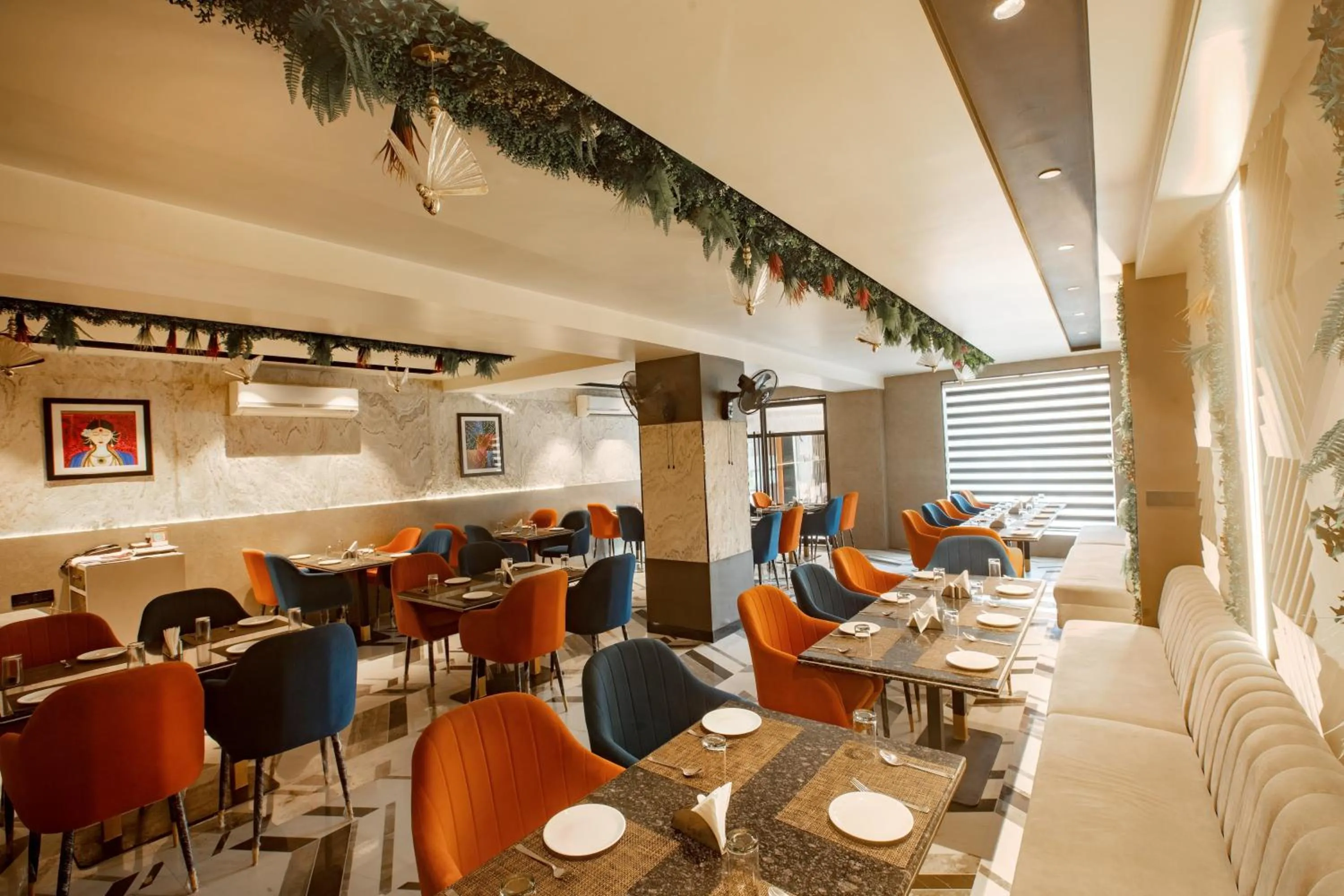 Restaurant/places to eat in Hotel Ganpati Palace