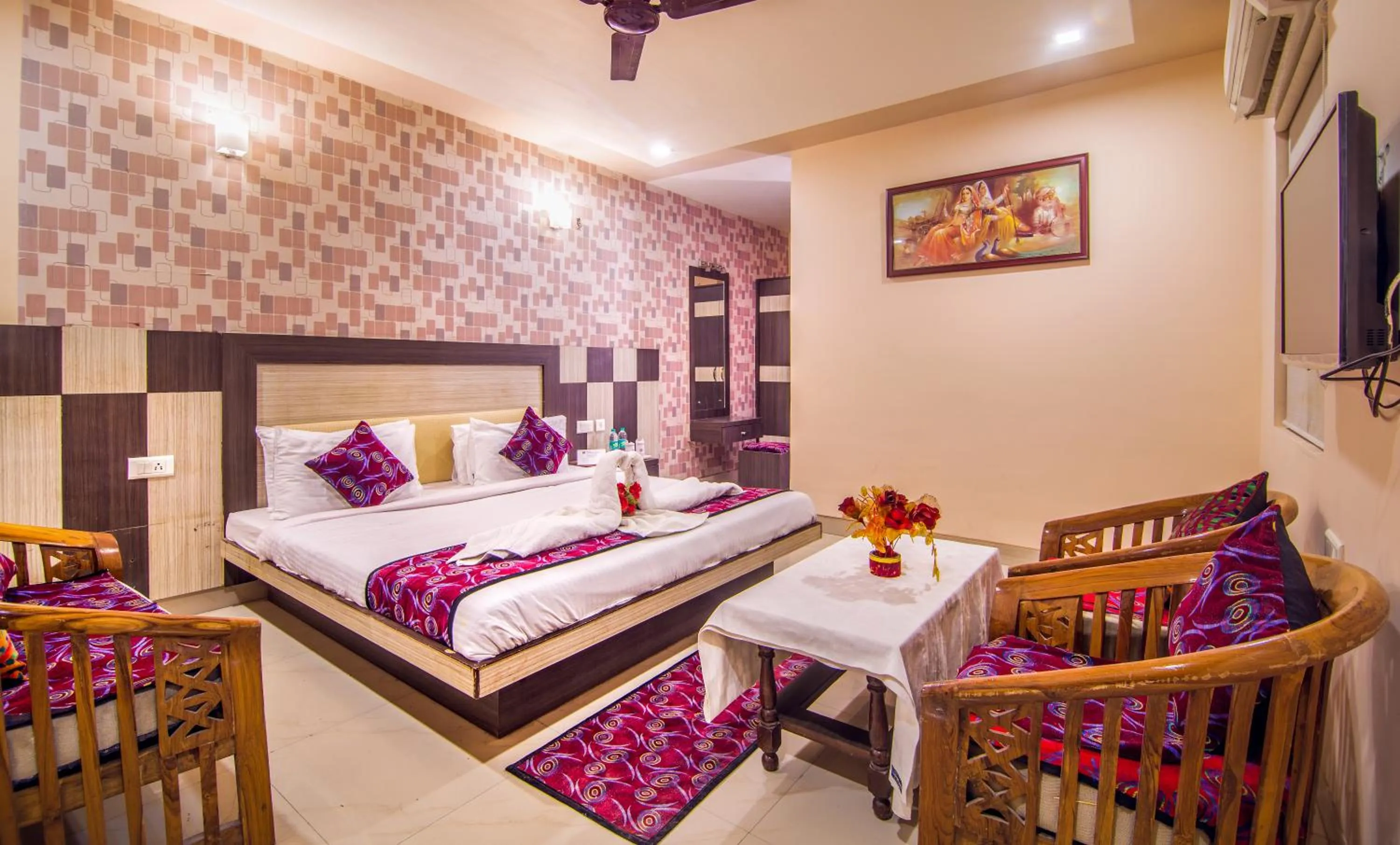 Photo of the whole room, Bed in Hotel Ganpati Palace