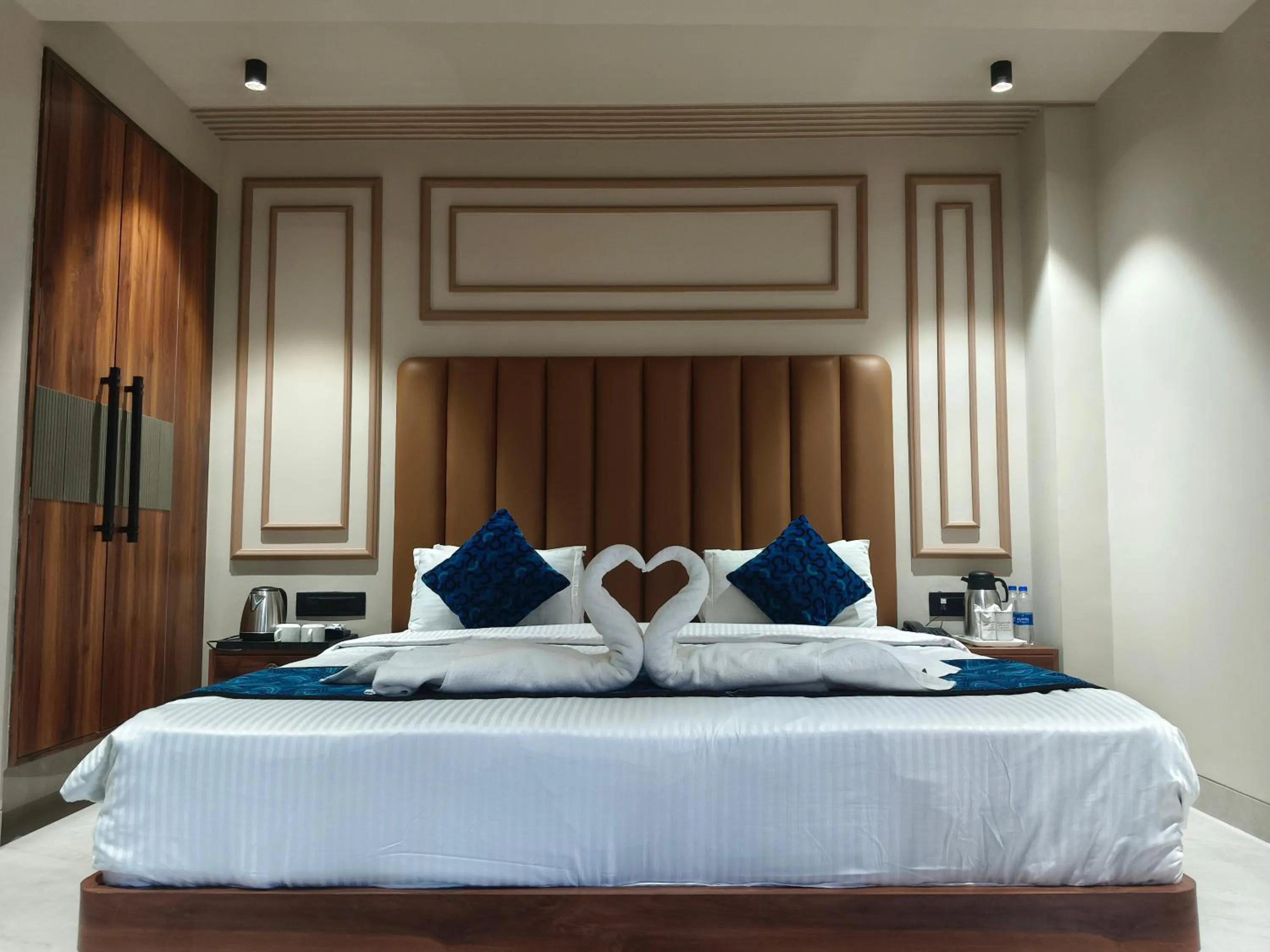 Bedroom, Bed in Hotel Ganpati Palace