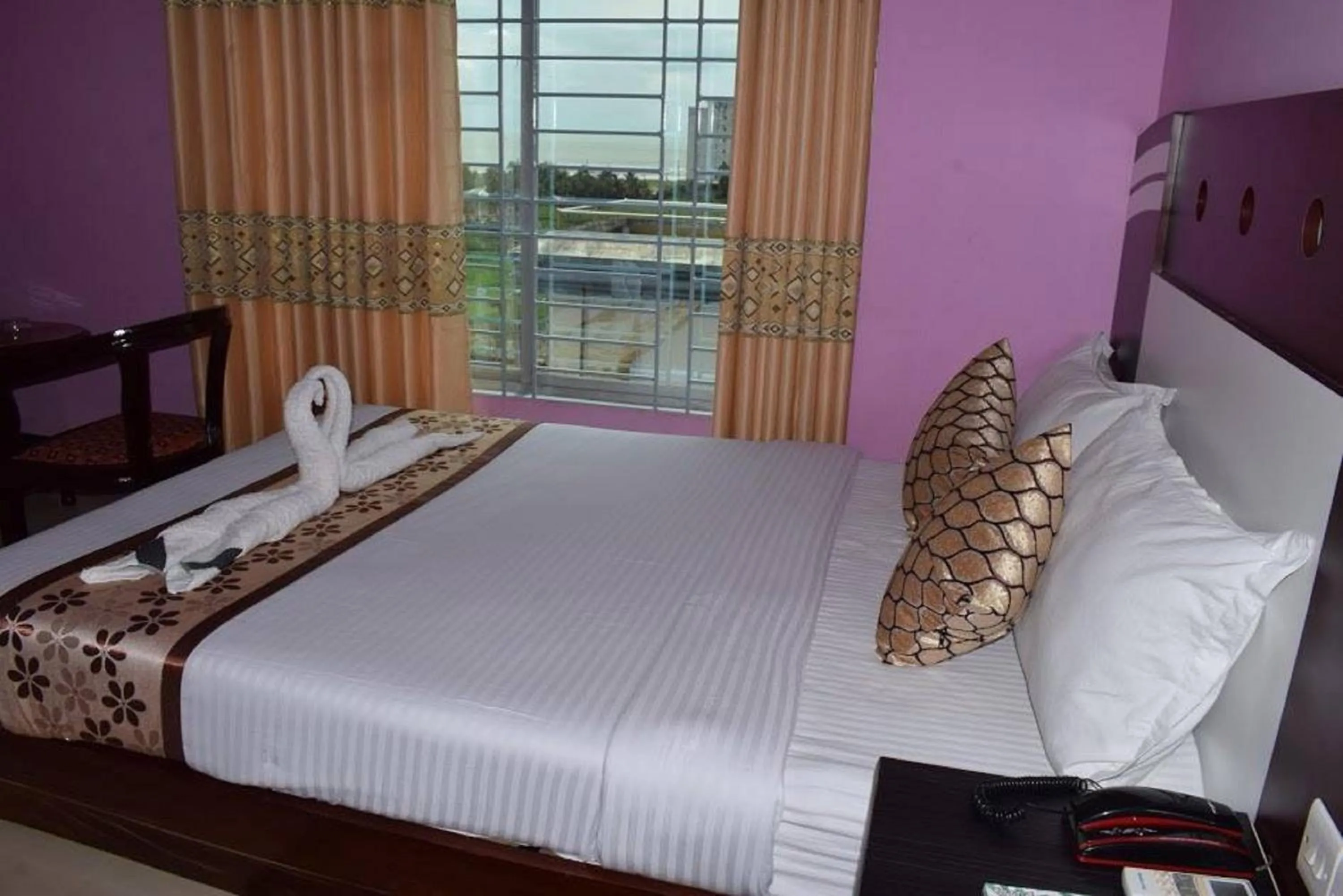 Bedroom, Bed in Hotel Regal Palace