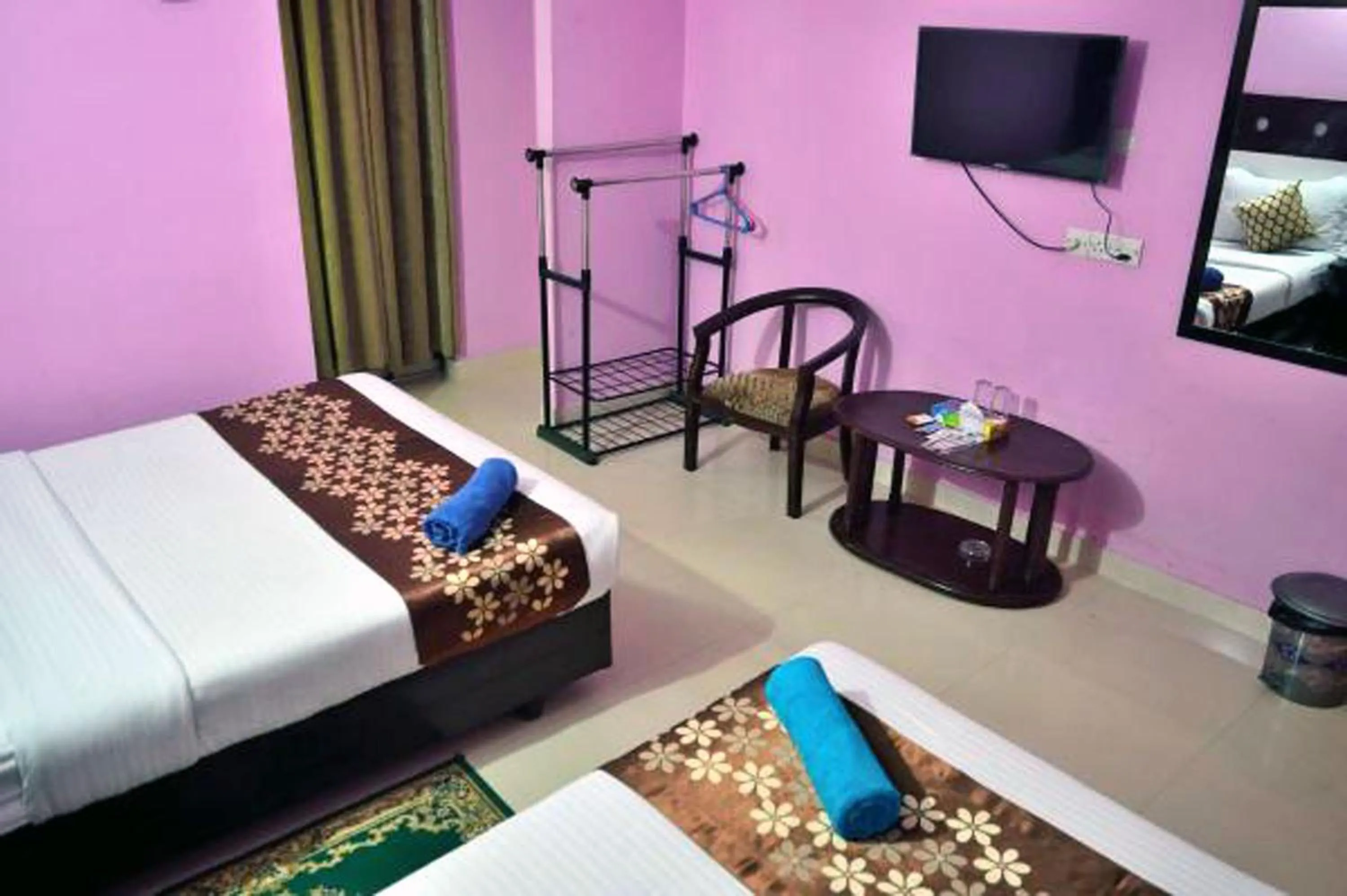 Bedroom, Bed in Hotel Regal Palace