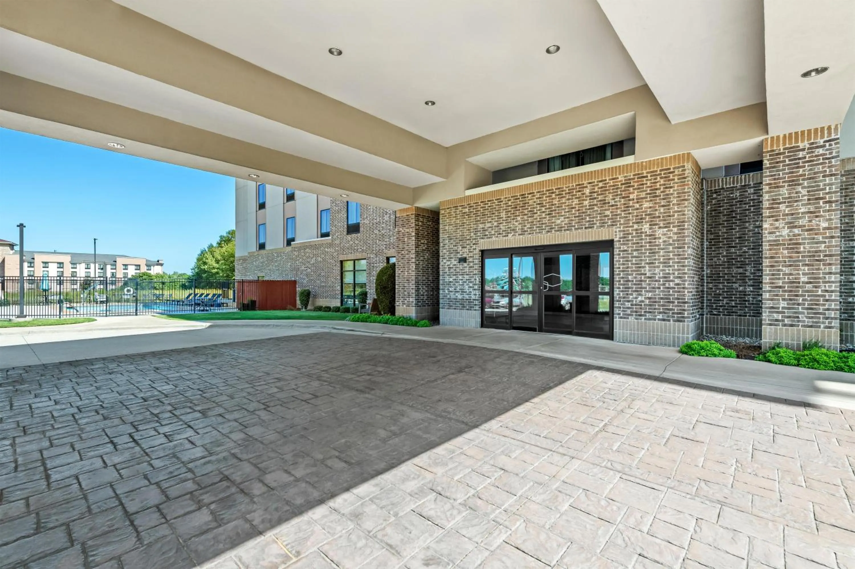 Property building in Hampton Inn Texarkana