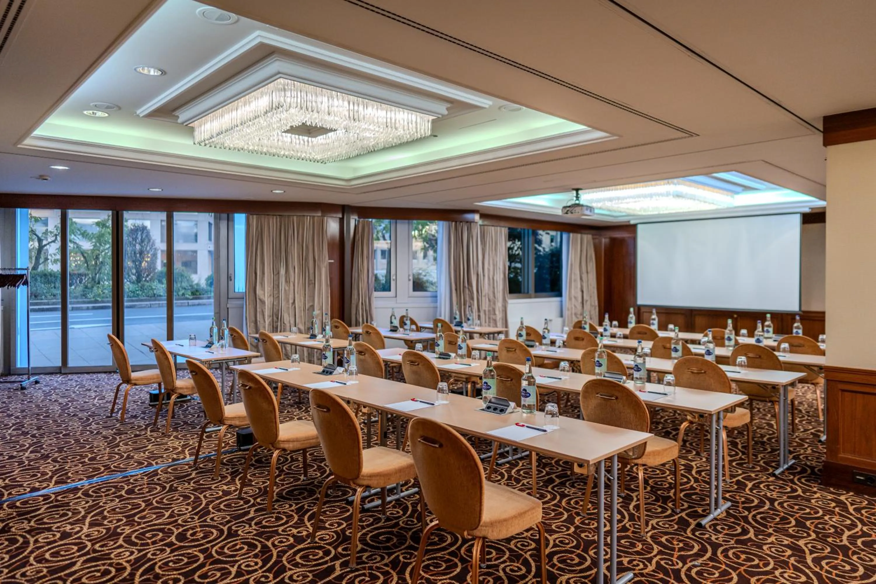 Banquet/Function facilities in Mövenpick Hotel Geneva