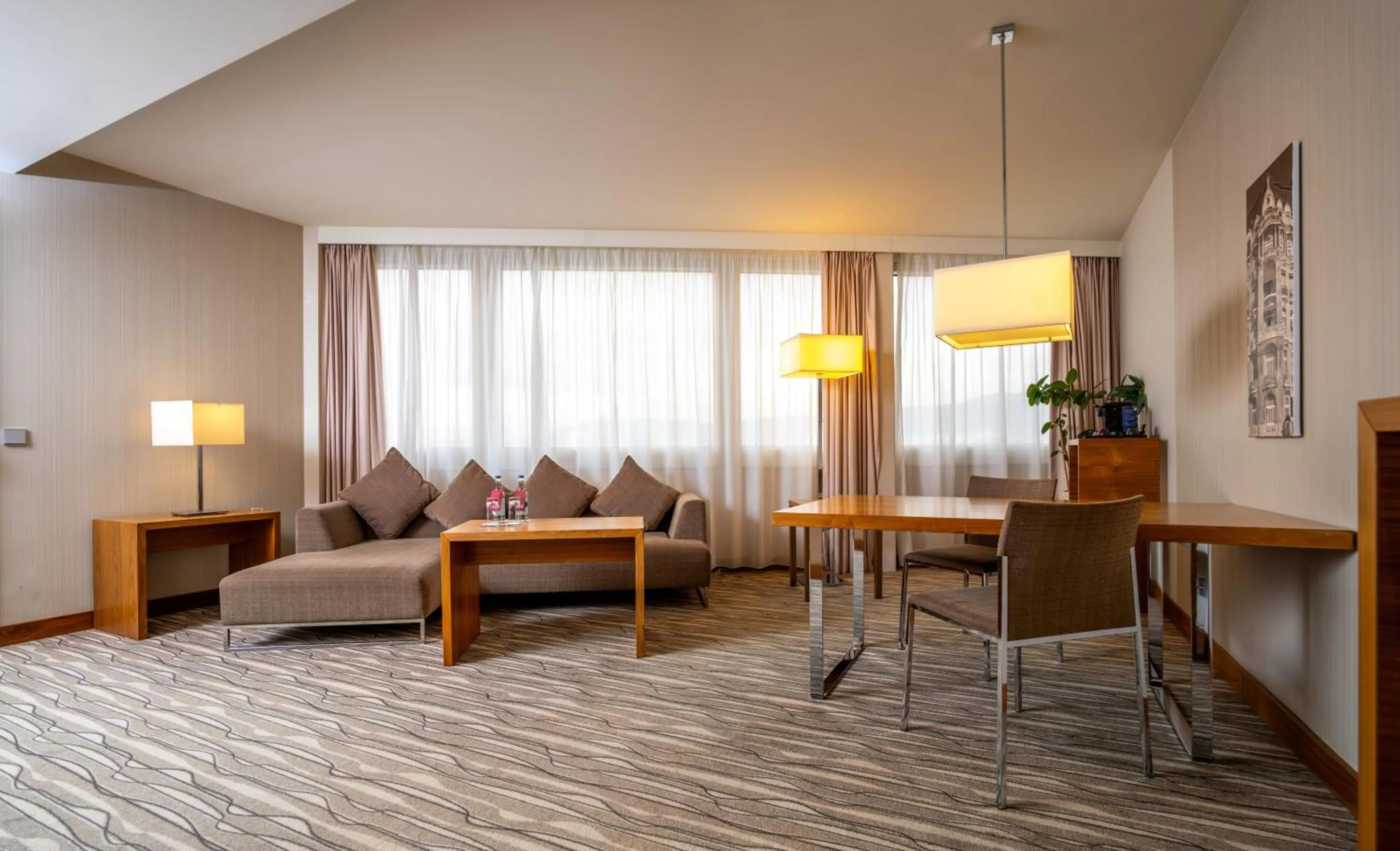 Seating area in Mövenpick Hotel Geneva