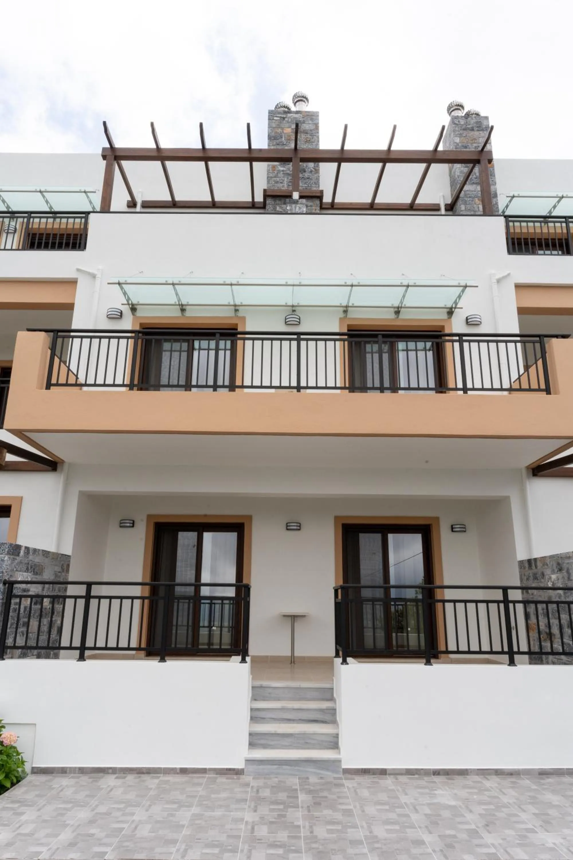 Property building in Dictamus Homes